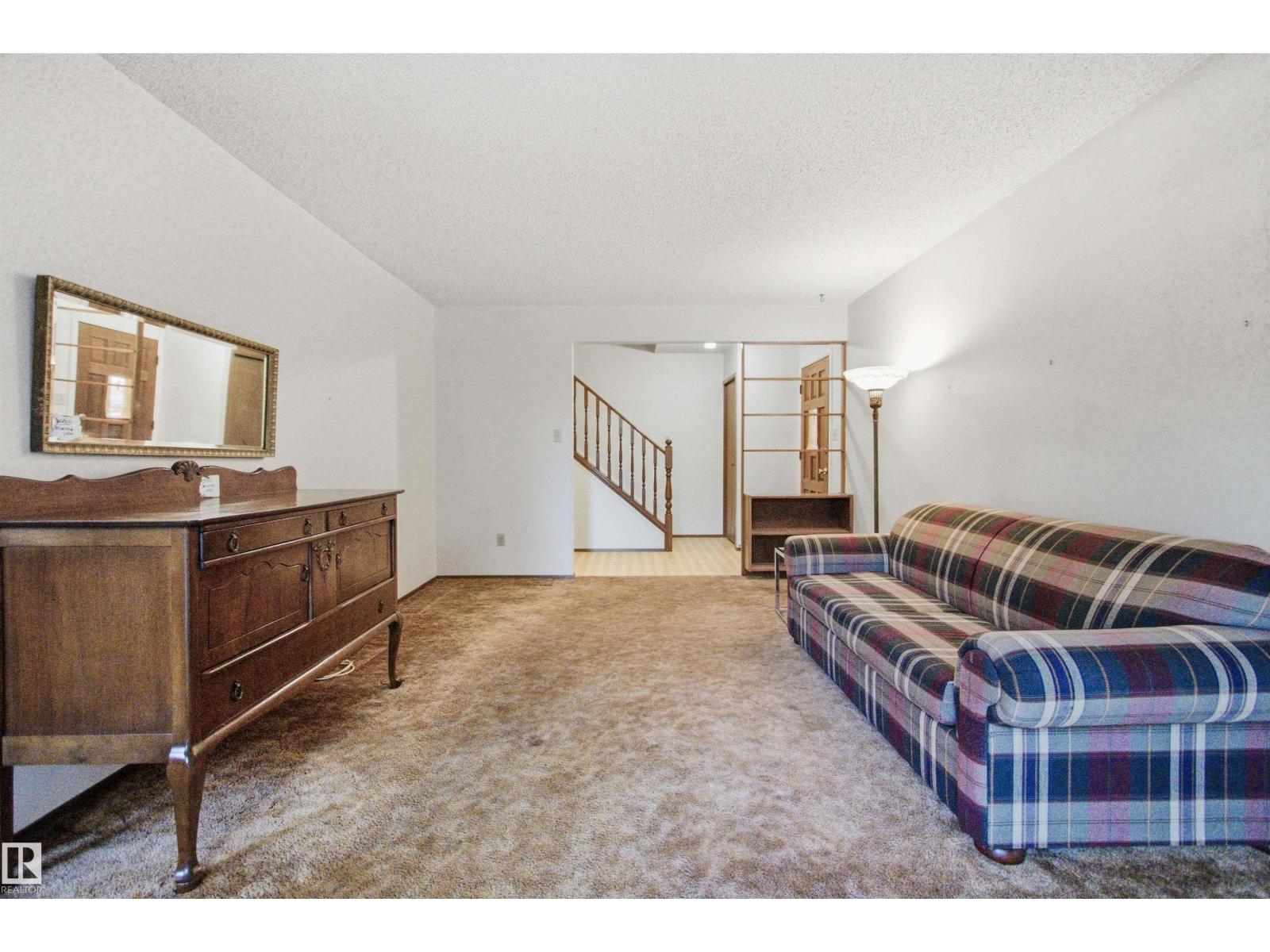 8945 78 Av Nw Property Photo 27