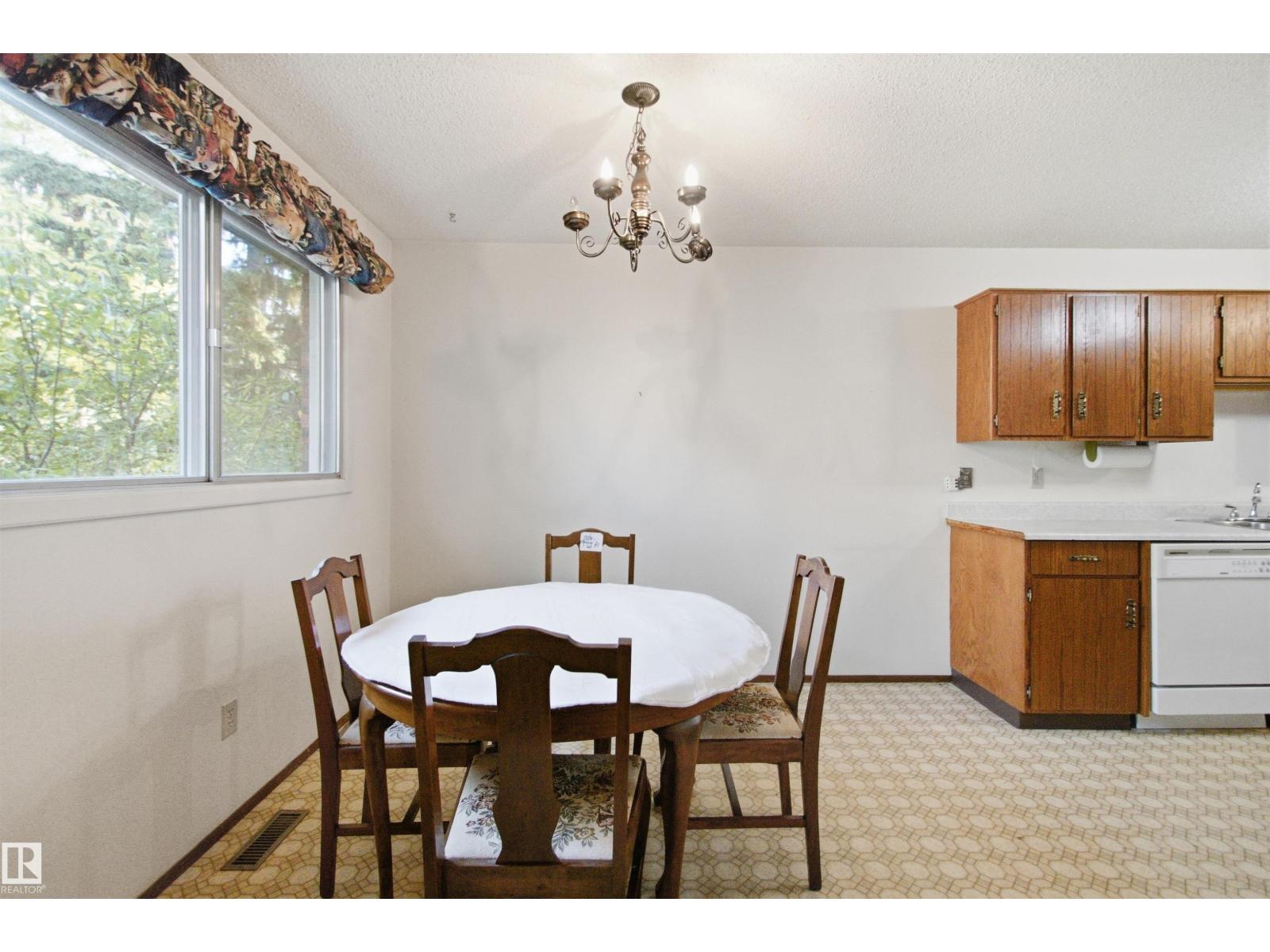 8945 78 Av Nw Property Photo 28