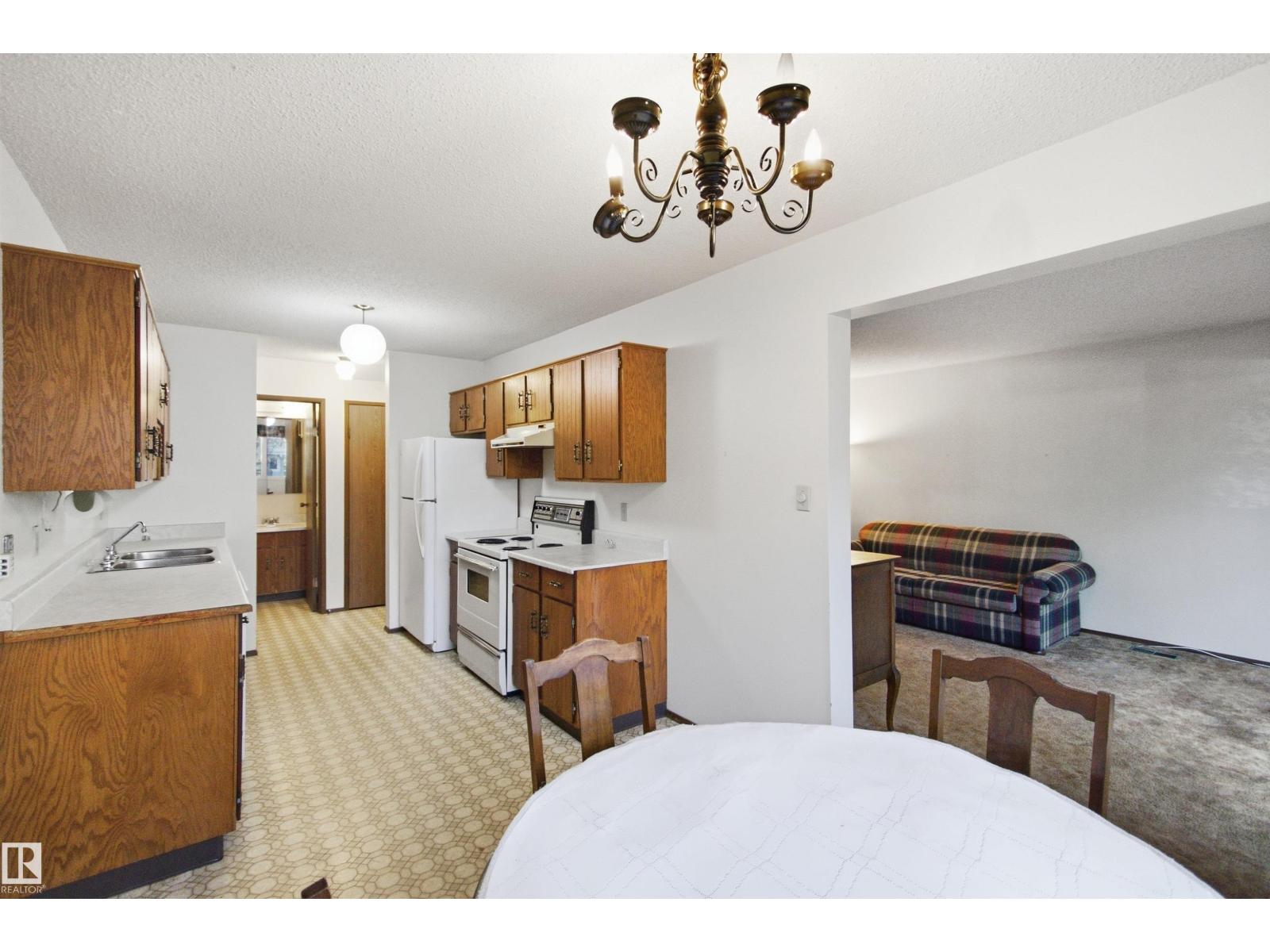 8945 78 Av Nw Property Photo 30