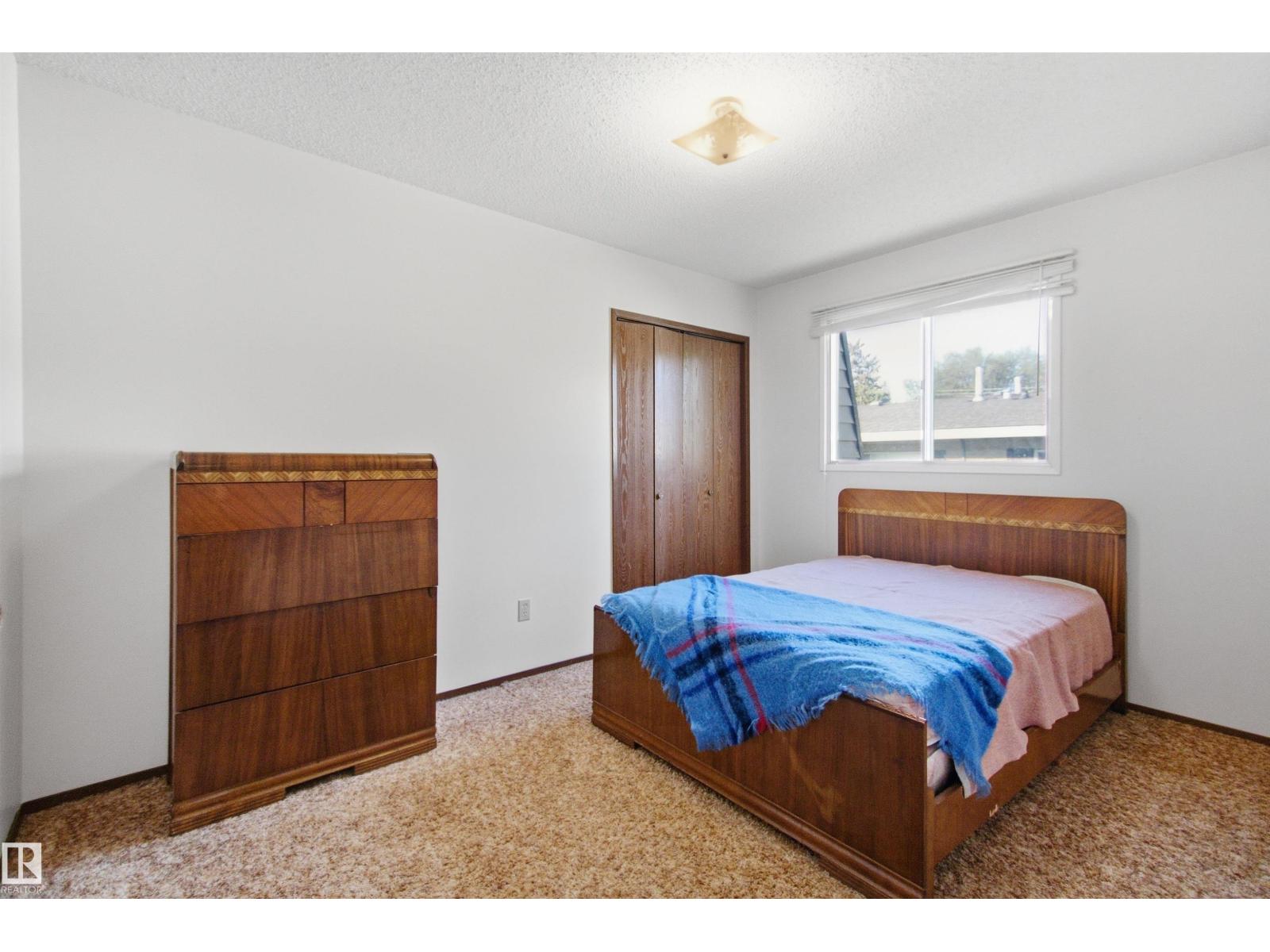 8945 78 Av Nw Property Photo 37