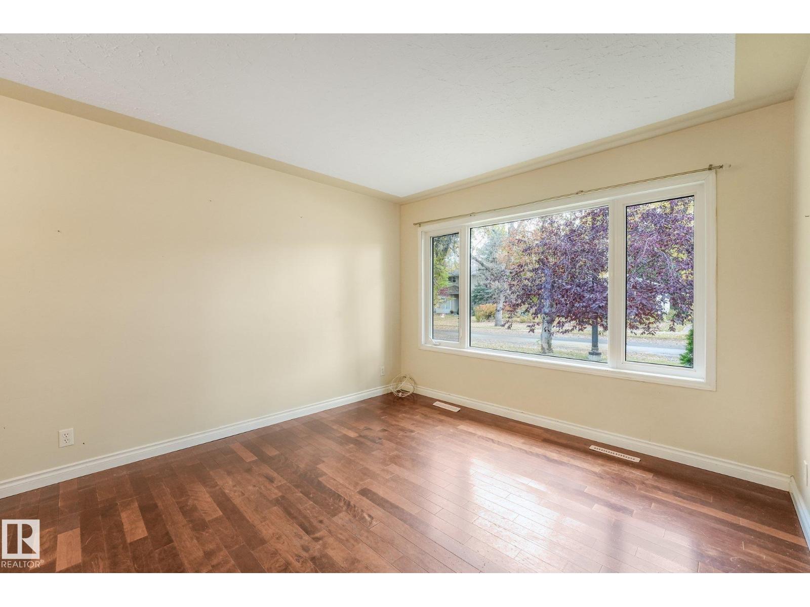 9256 148 St Nw Property Photo 7