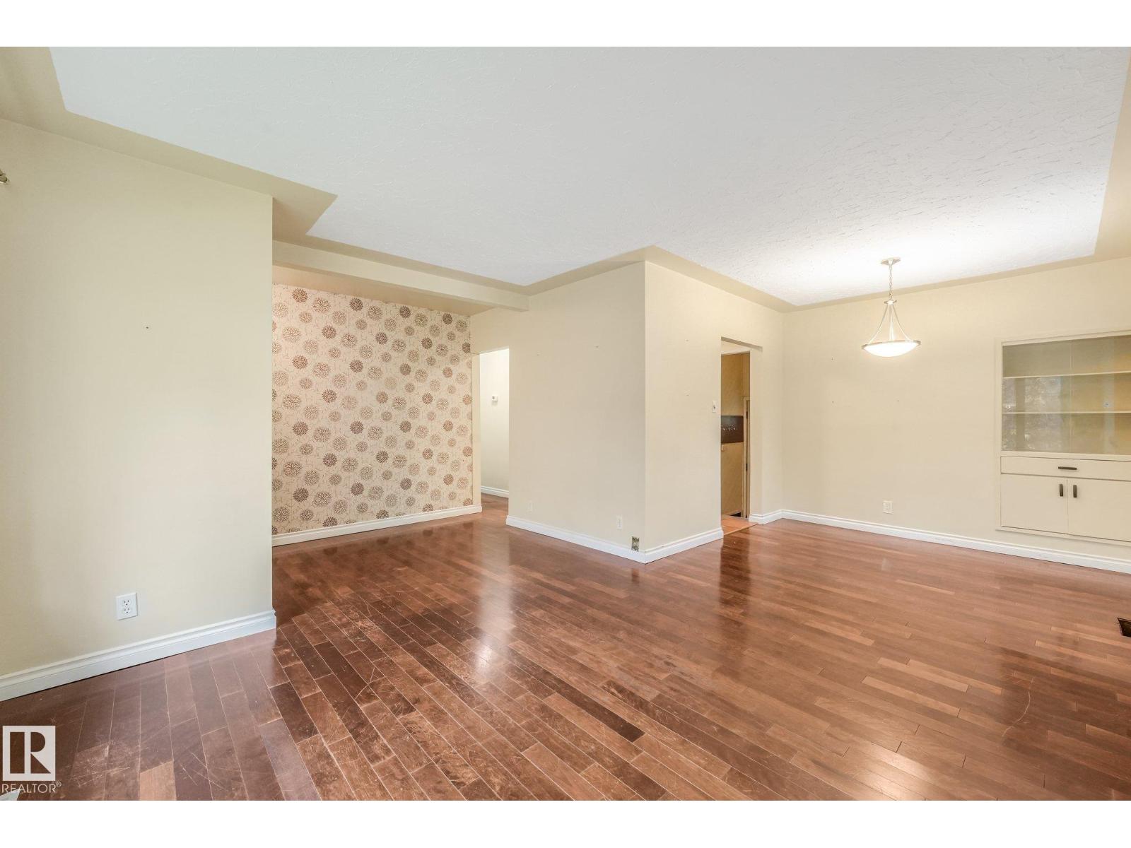 9256 148 St Nw Property Photo 9