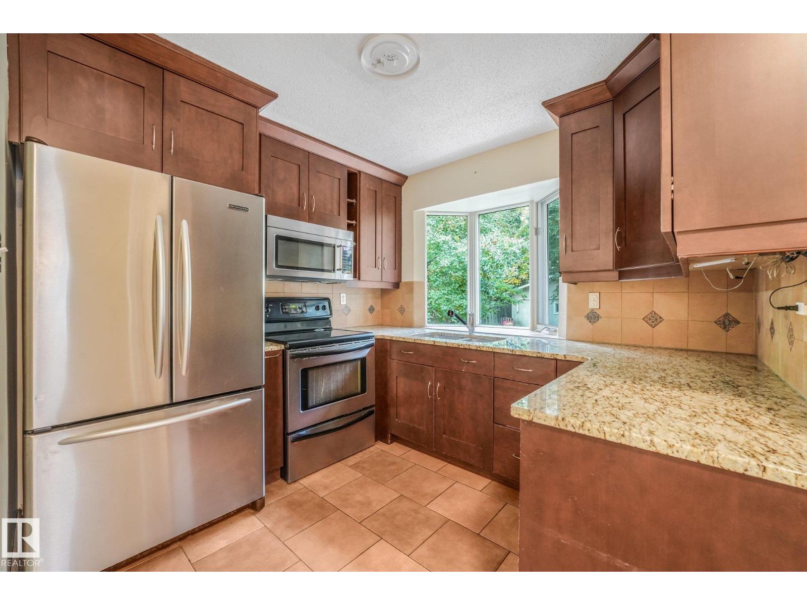9256 148 St Nw Property Photo 11