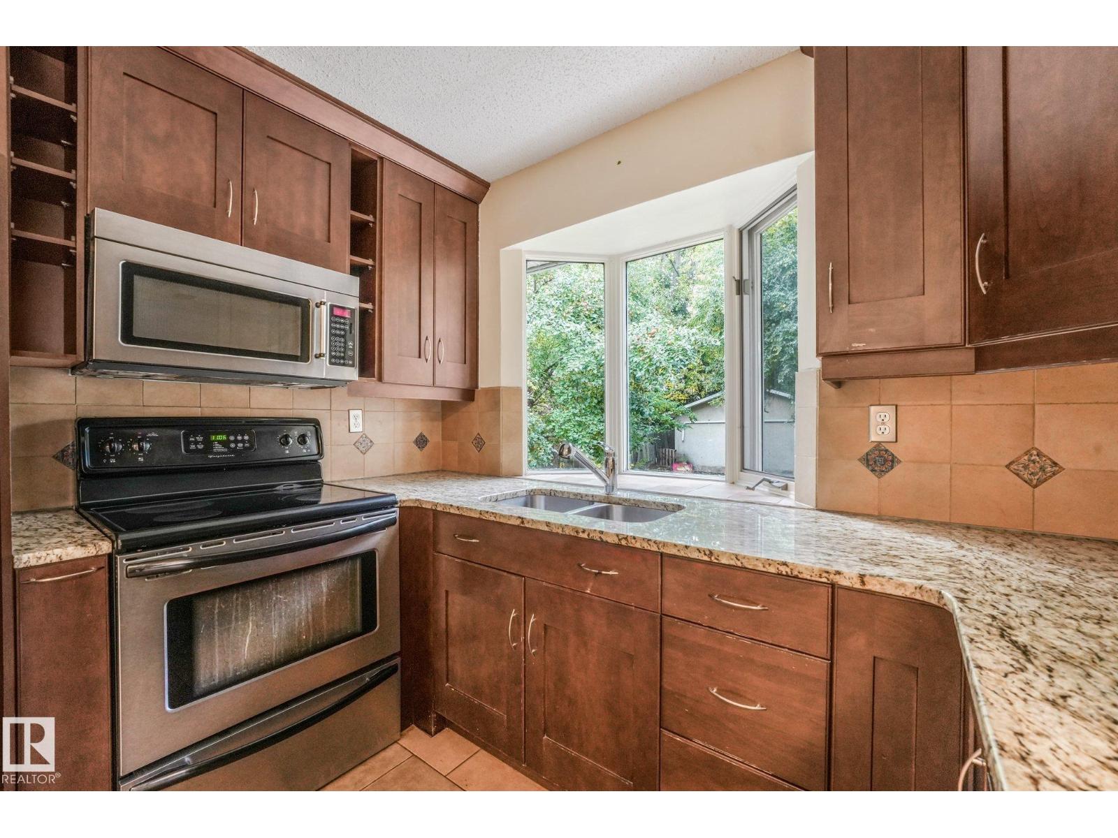 9256 148 St Nw Property Photo 12