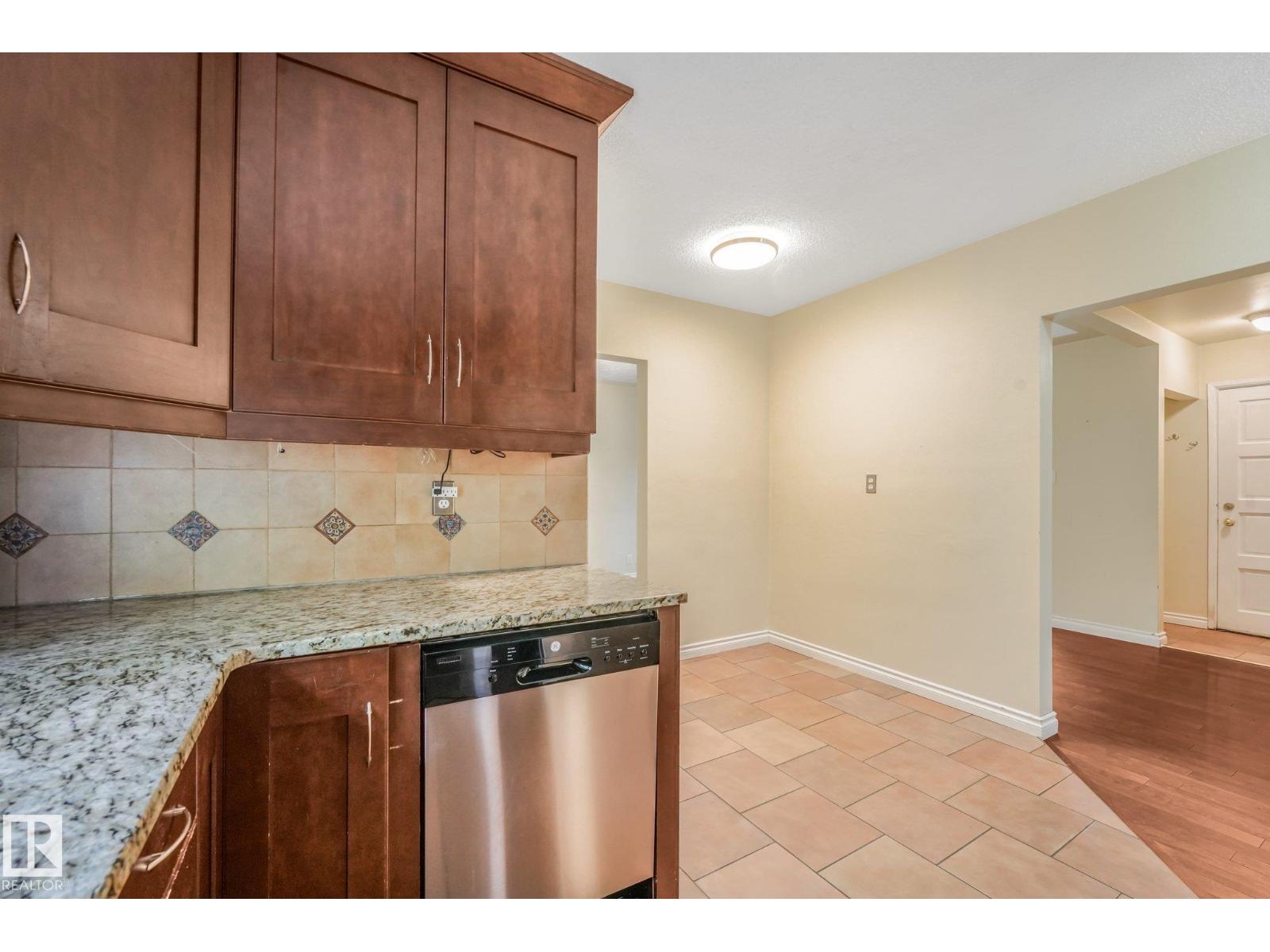 9256 148 St Nw Property Photo 15