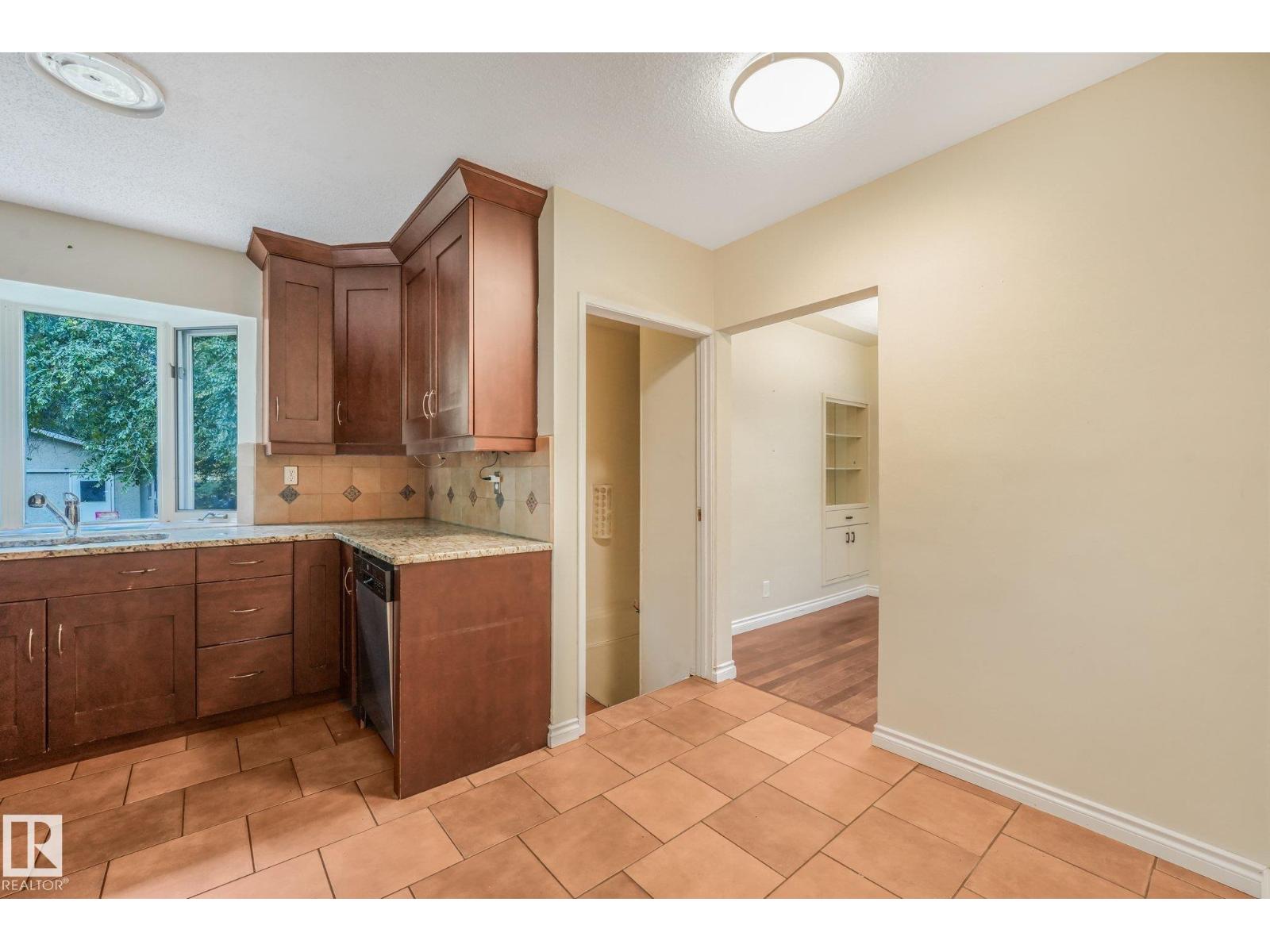 9256 148 St Nw Property Photo 17