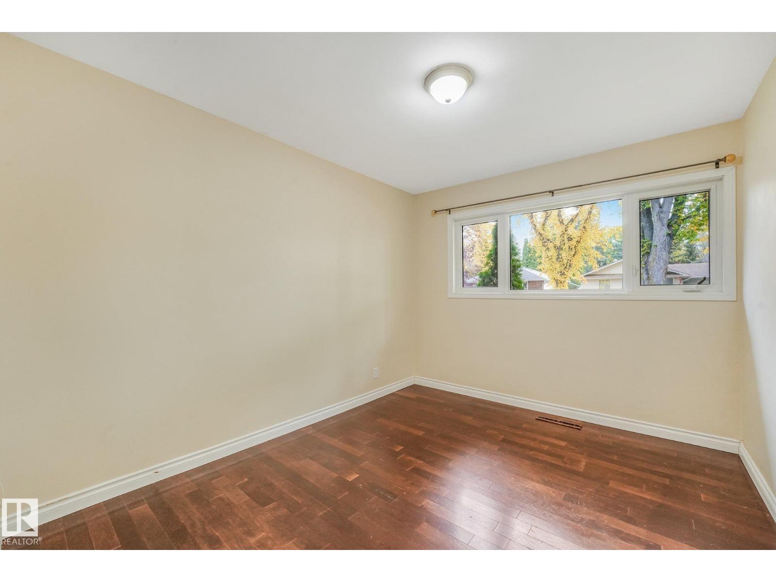 9256 148 St Nw Property Photo 23