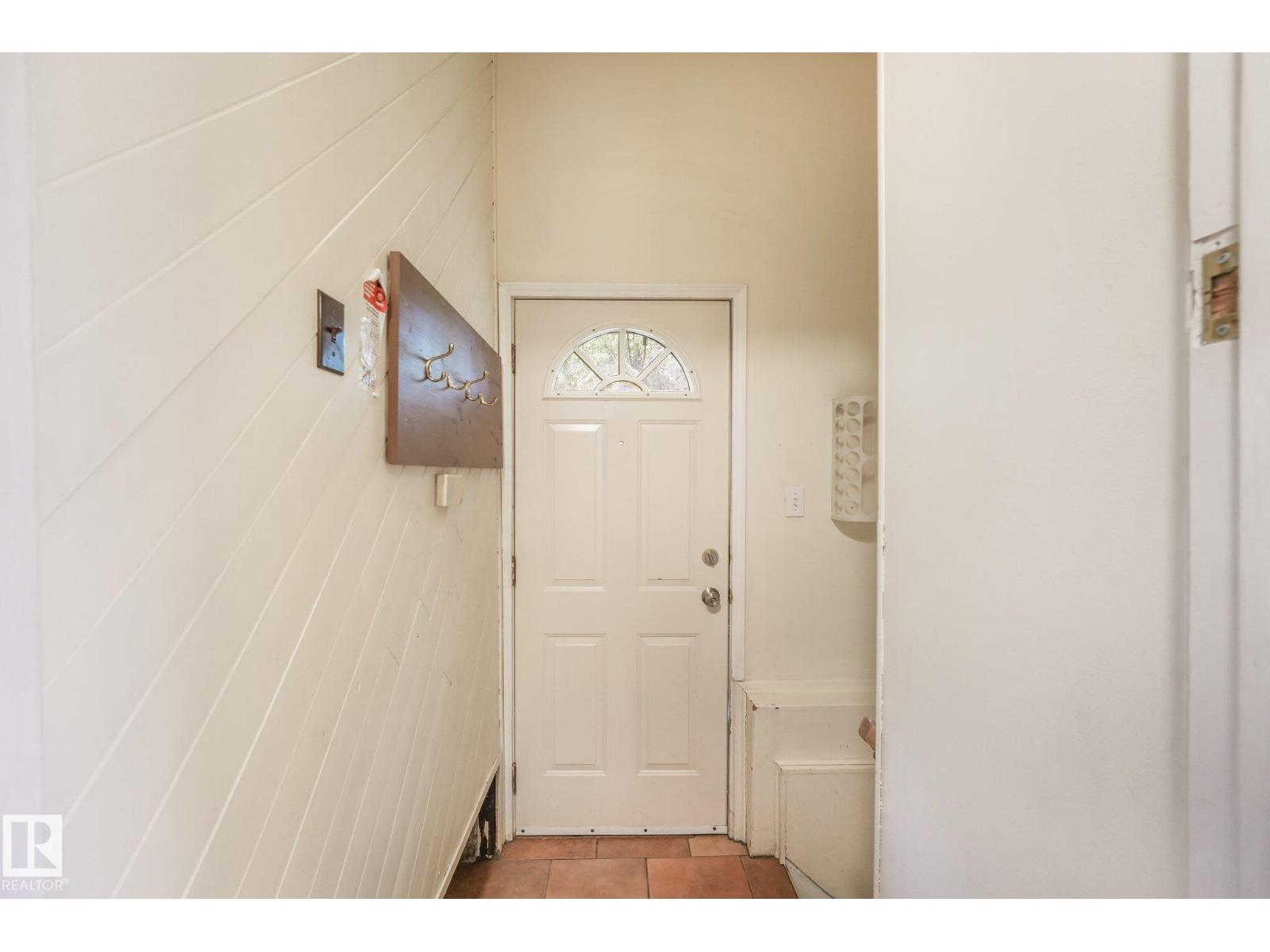 9256 148 St Nw Property Photo 27
