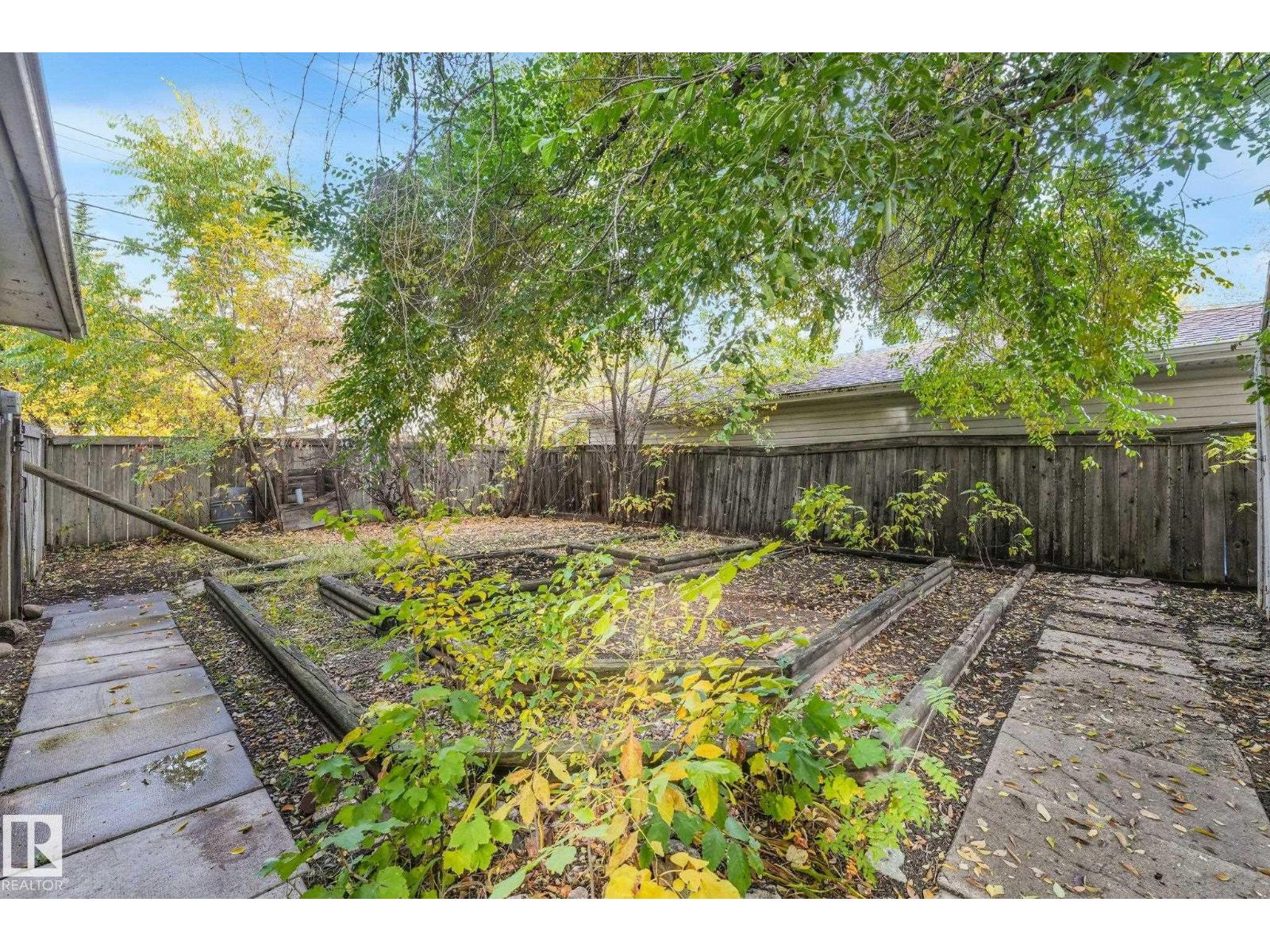 9256 148 St Nw Property Photo 47