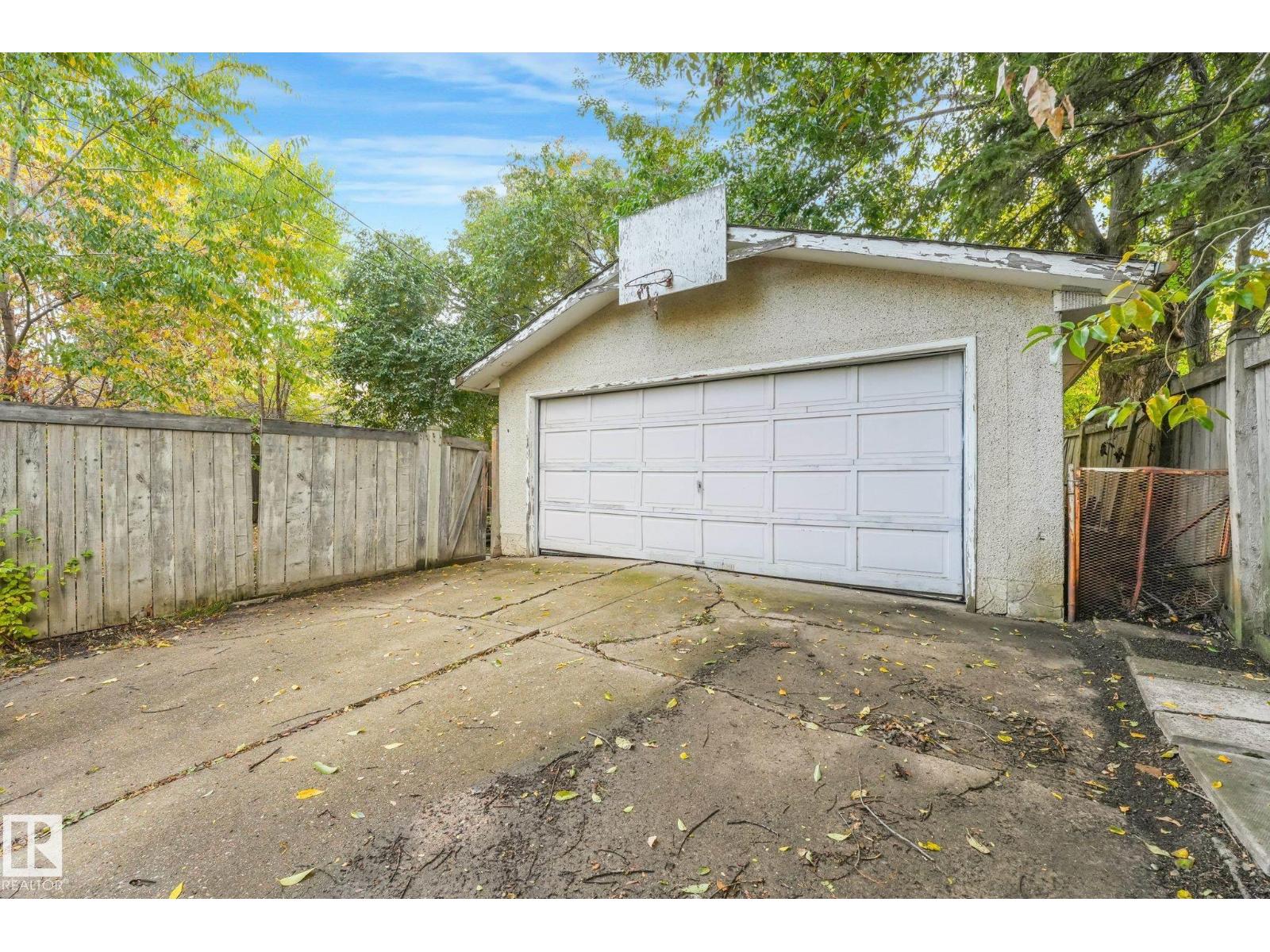 9256 148 St Nw Property Photo 49
