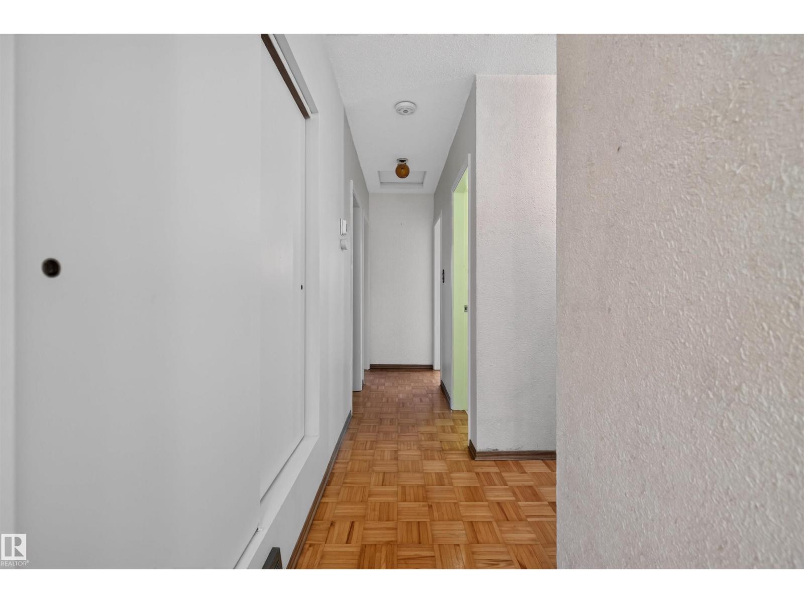 8628 135 Av Nw Property Photo 10