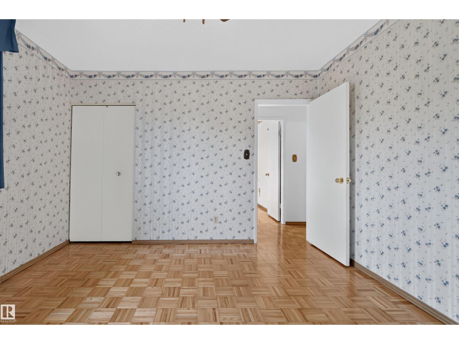 8628 135 Av Nw Property Photo 12
