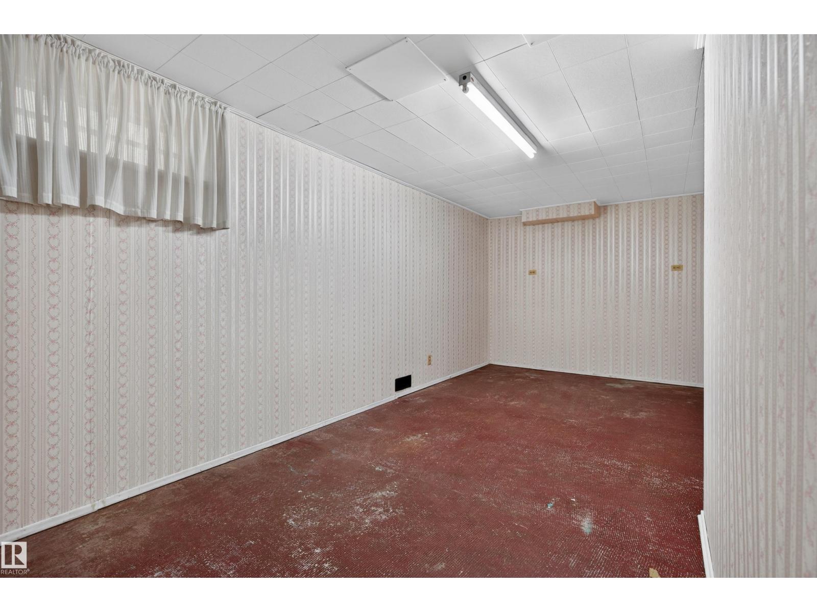 8628 135 Av Nw Property Photo 19