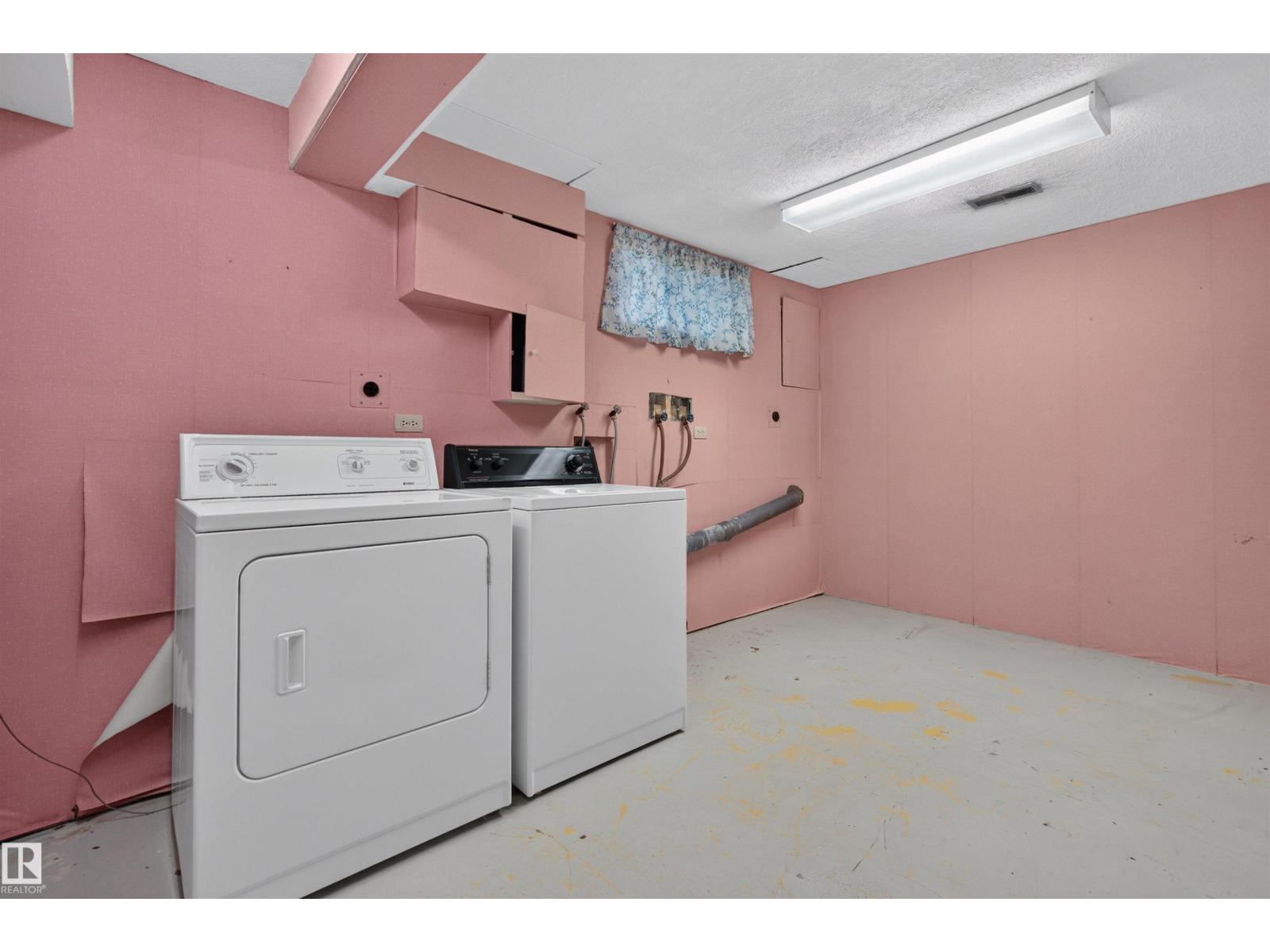 8628 135 Av Nw Property Photo 21