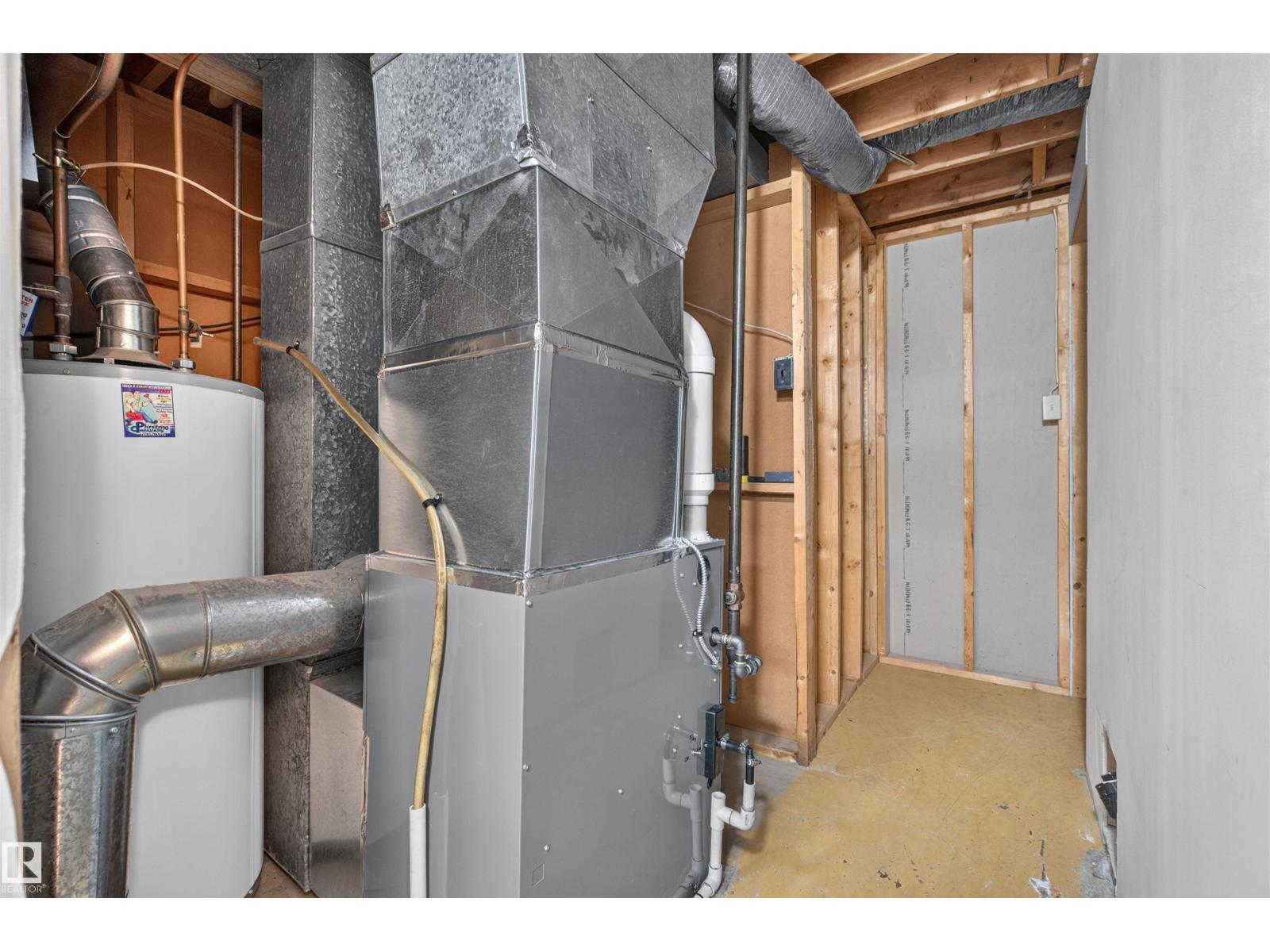 8628 135 Av Nw Property Photo 22