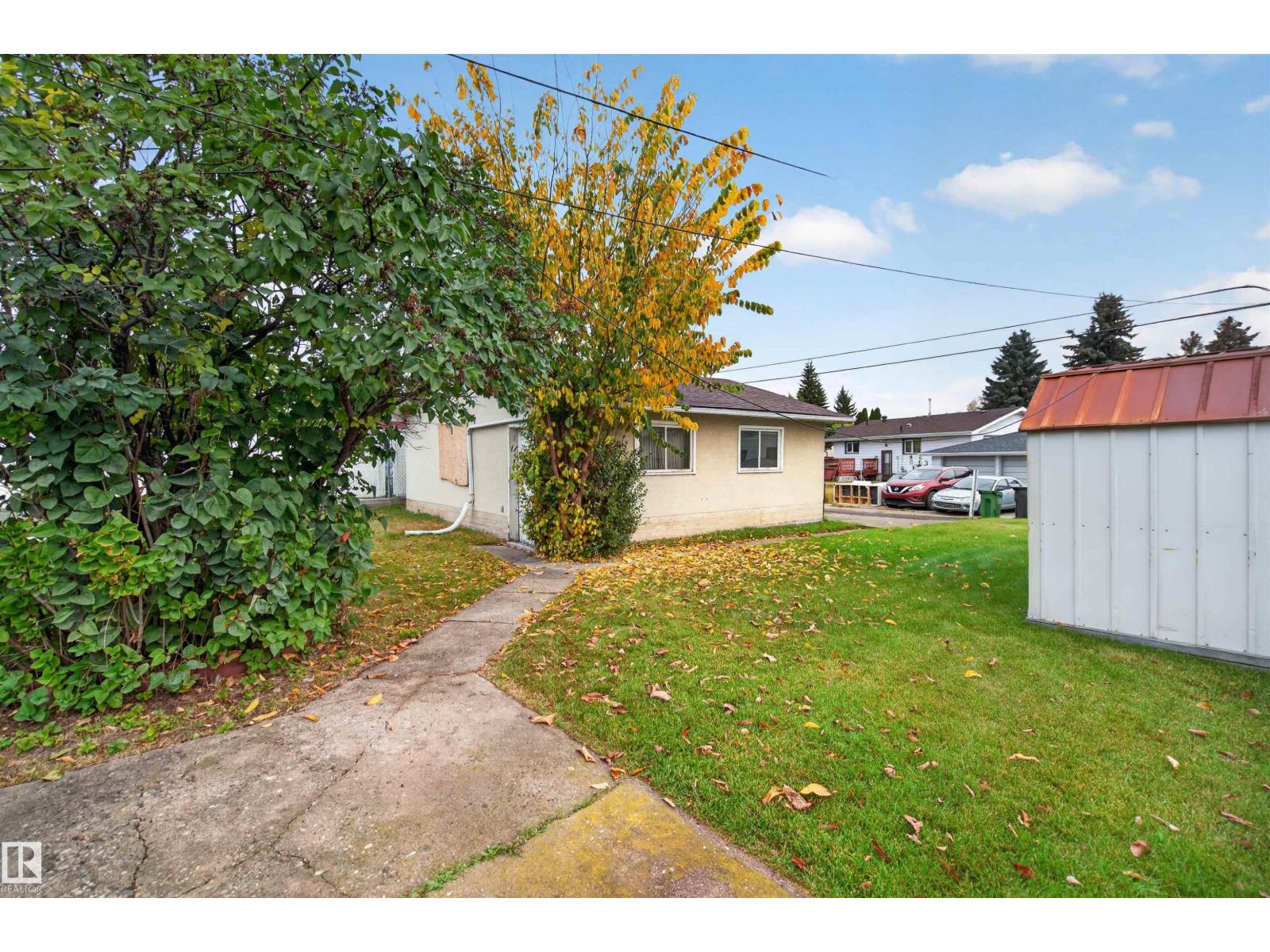 8628 135 Av Nw Property Photo 27