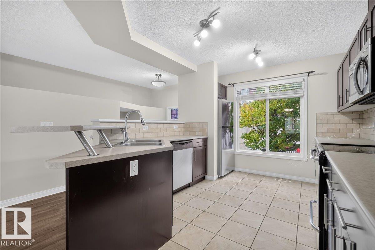 #61 1804 70 St Sw Property Photo 6