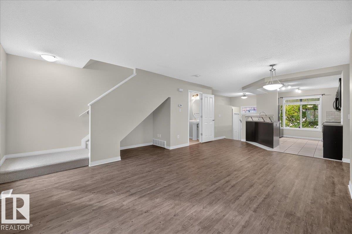 #61 1804 70 St Sw Property Photo 13