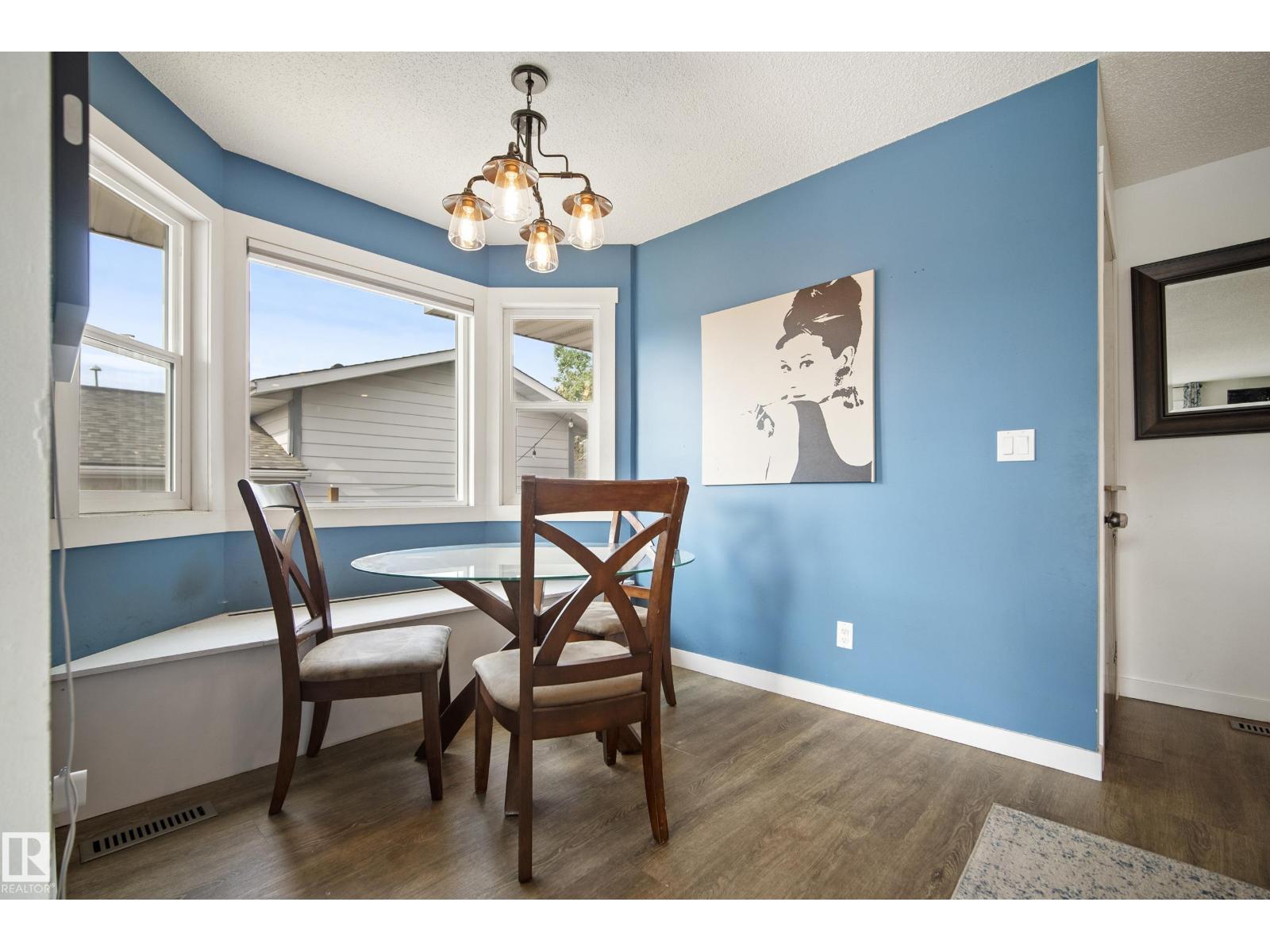 18024 73 Av Nw Property Photo 8