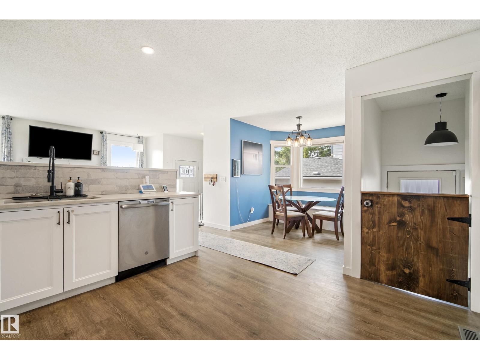 18024 73 Av Nw Property Photo 10