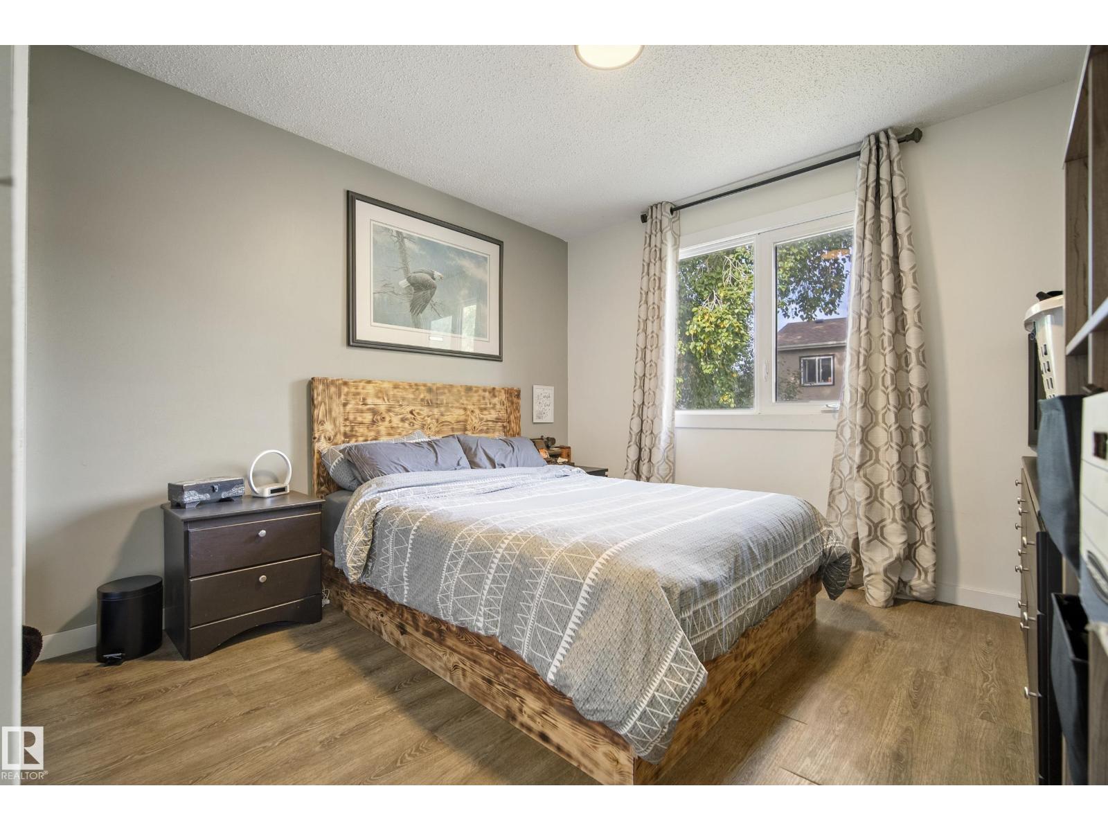 18024 73 Av Nw Property Photo 11