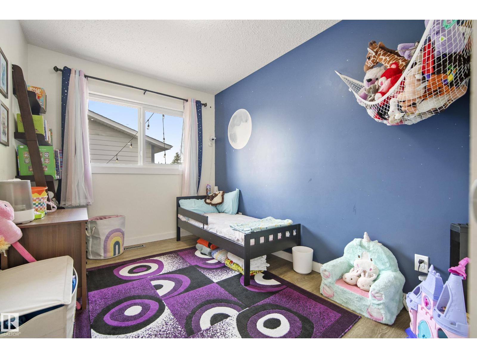 18024 73 Av Nw Property Photo 15