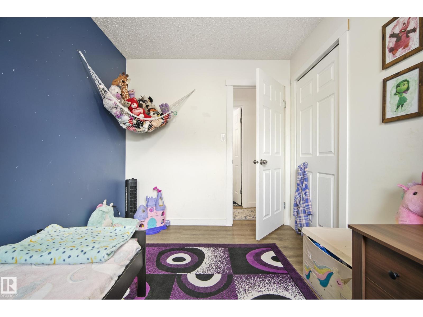 18024 73 Av Nw Property Photo 16