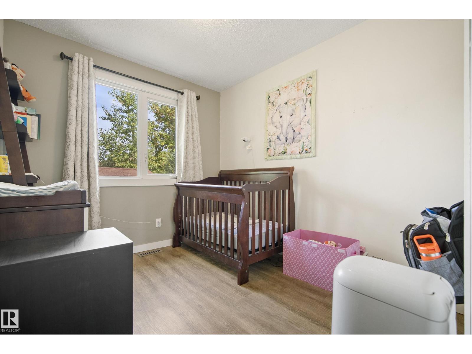 18024 73 Av Nw Property Photo 17