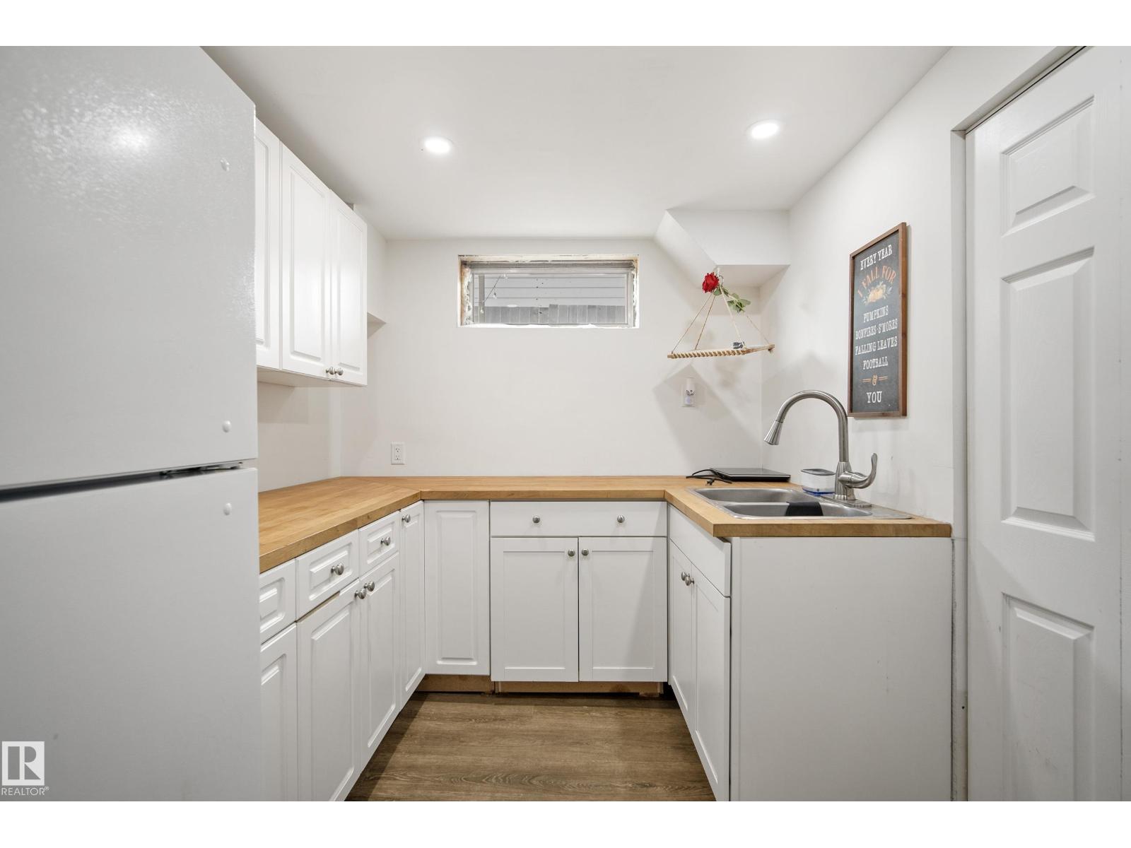 18024 73 Av Nw Property Photo 20