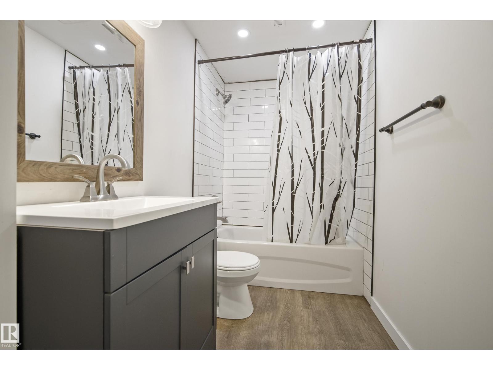18024 73 Av Nw Property Photo 23