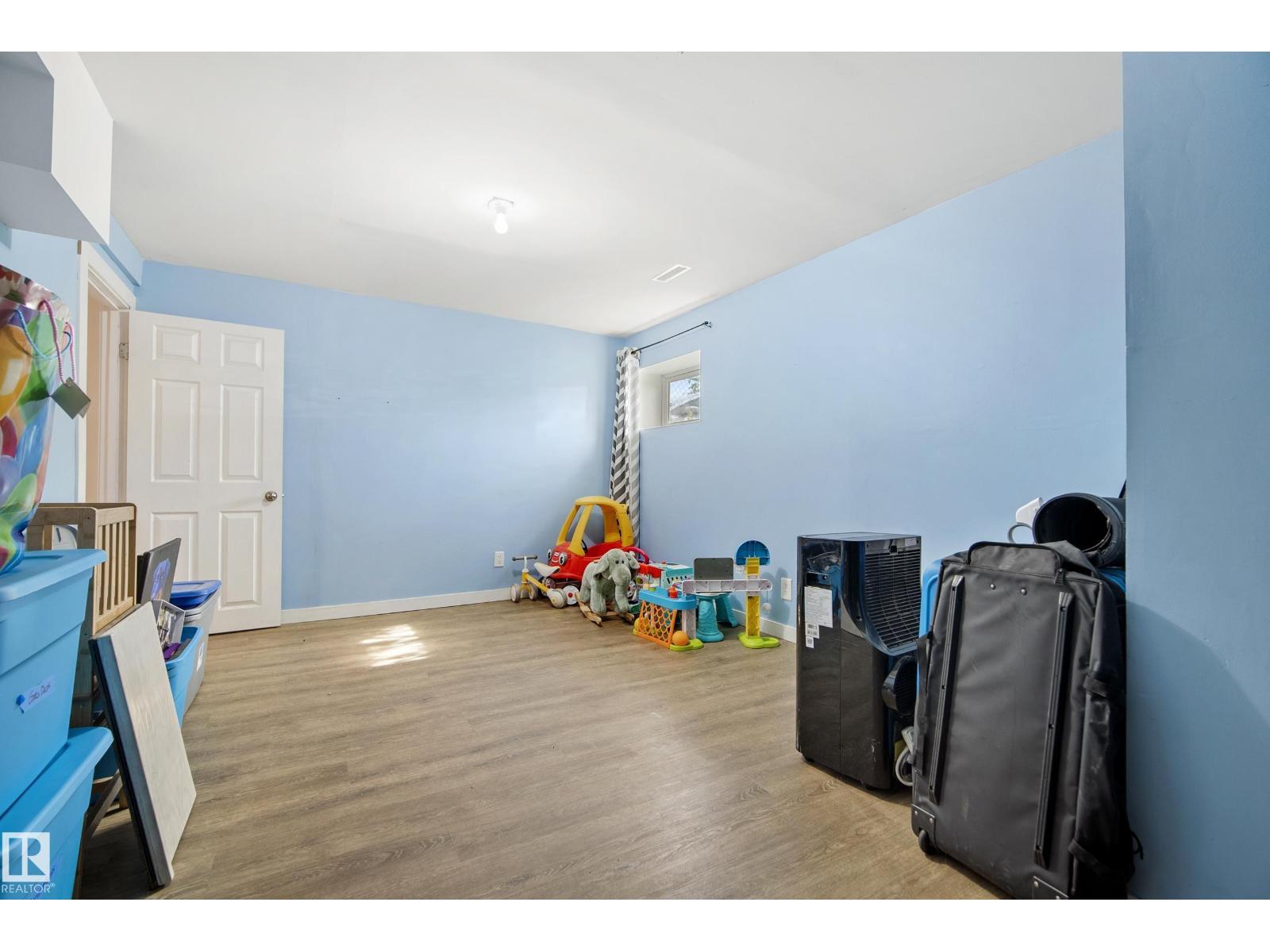 18024 73 Av Nw Property Photo 25
