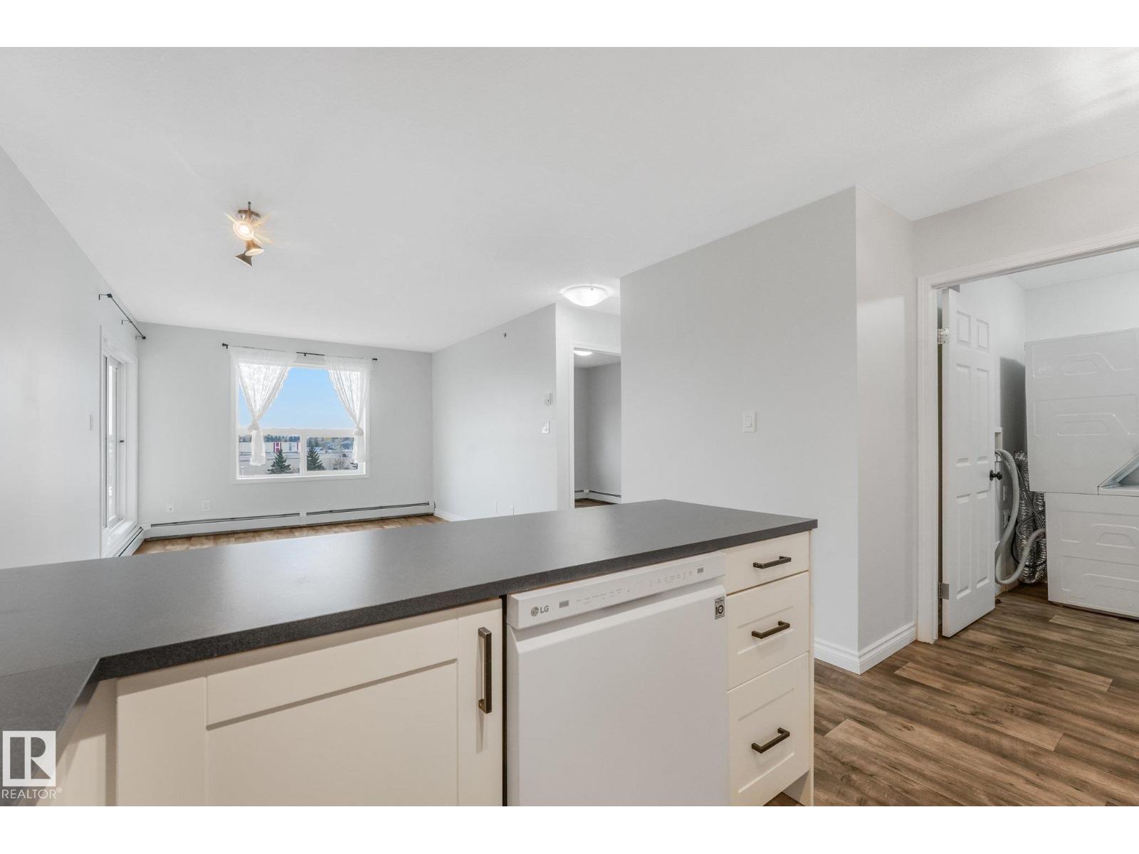 #408 4310 33 St Property Photo 17
