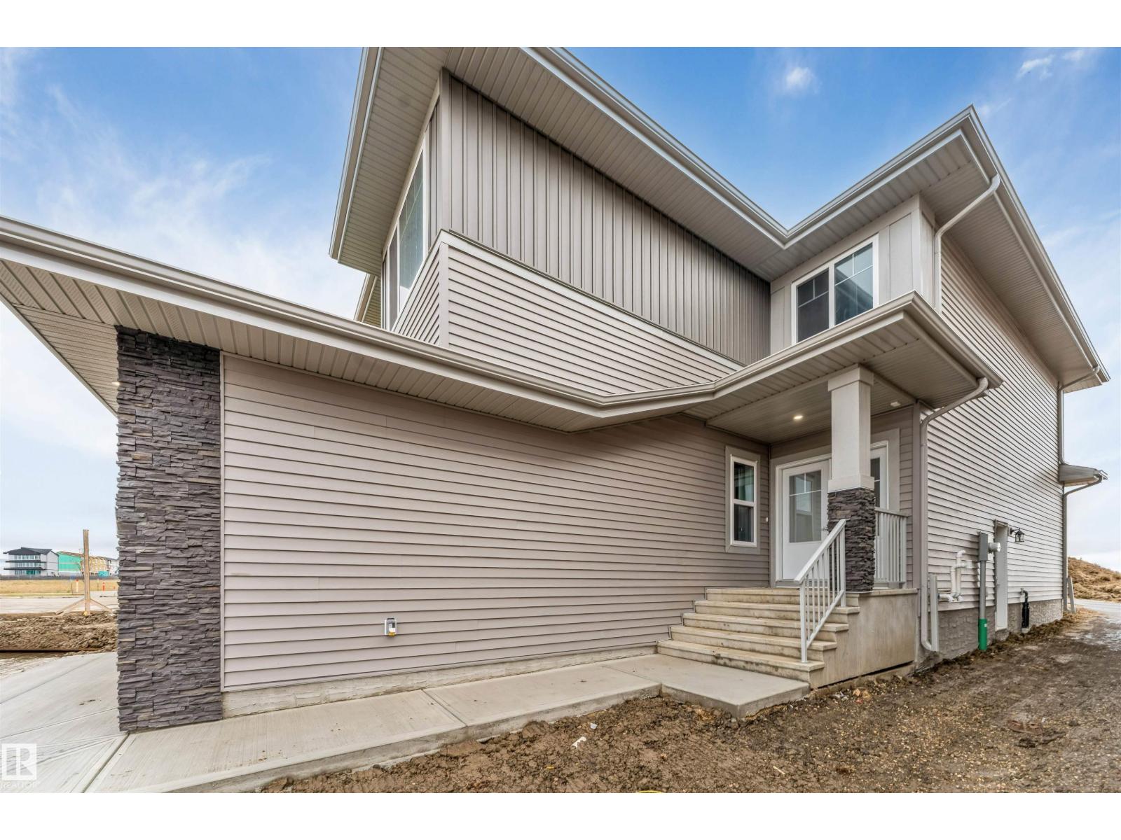 3803 38 Av Property Photo 5