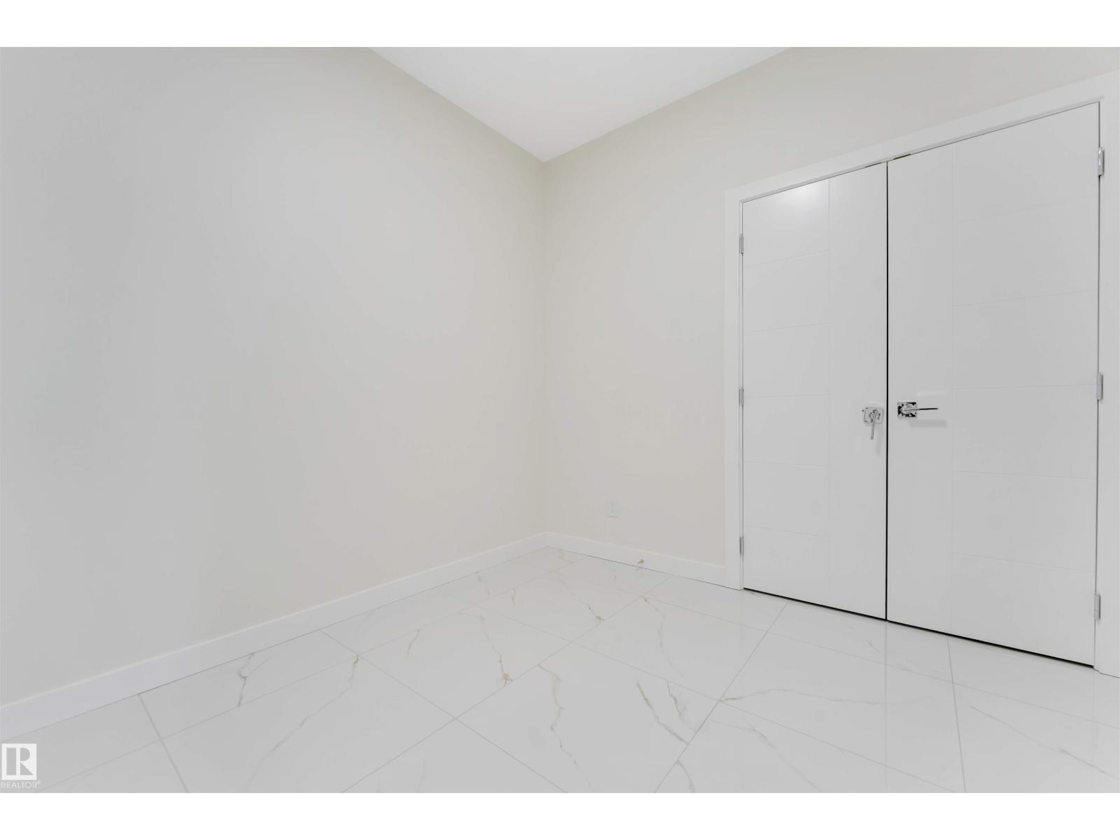 3803 38 Av Property Photo 12