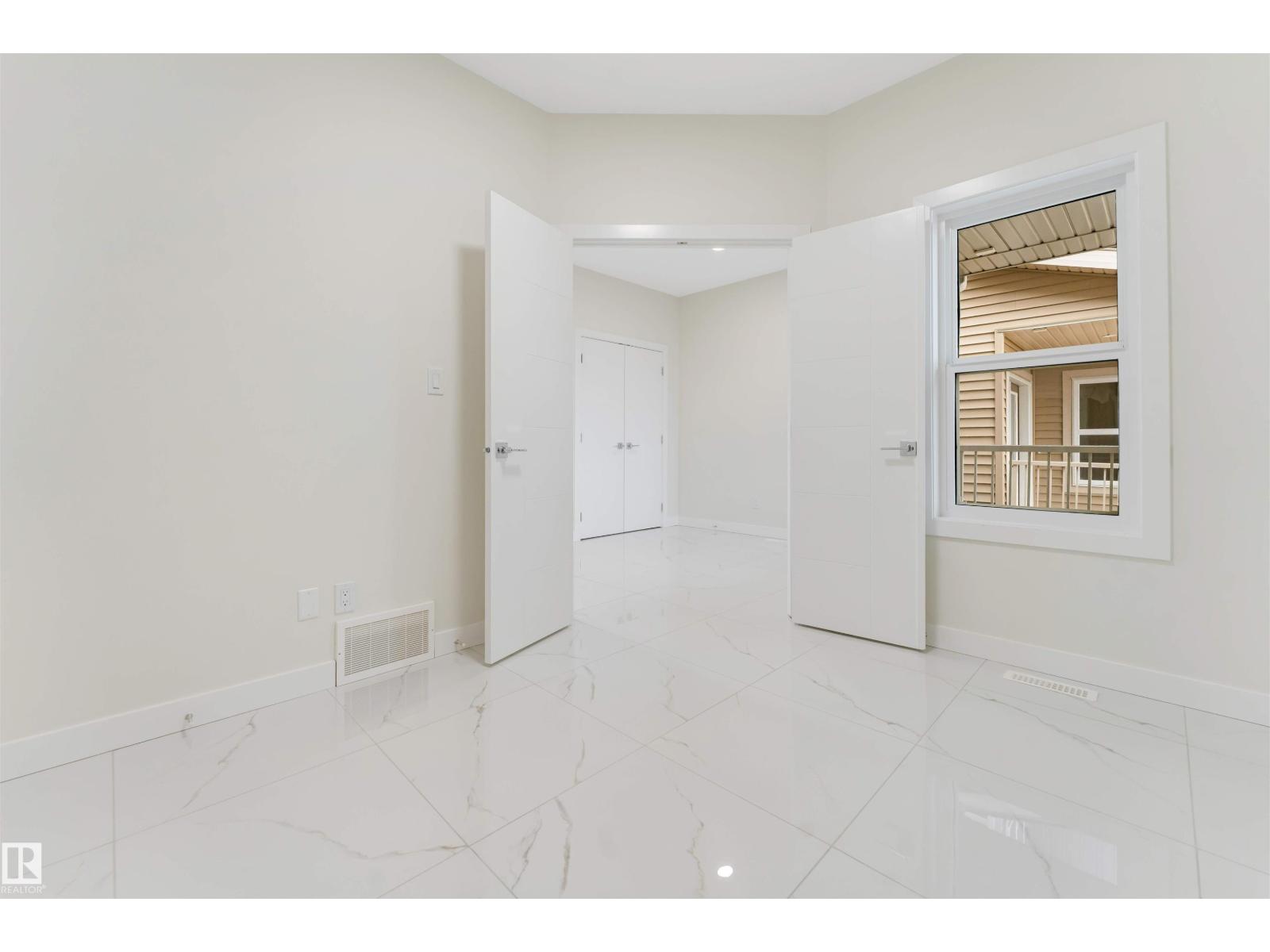 3803 38 Av Property Photo 13