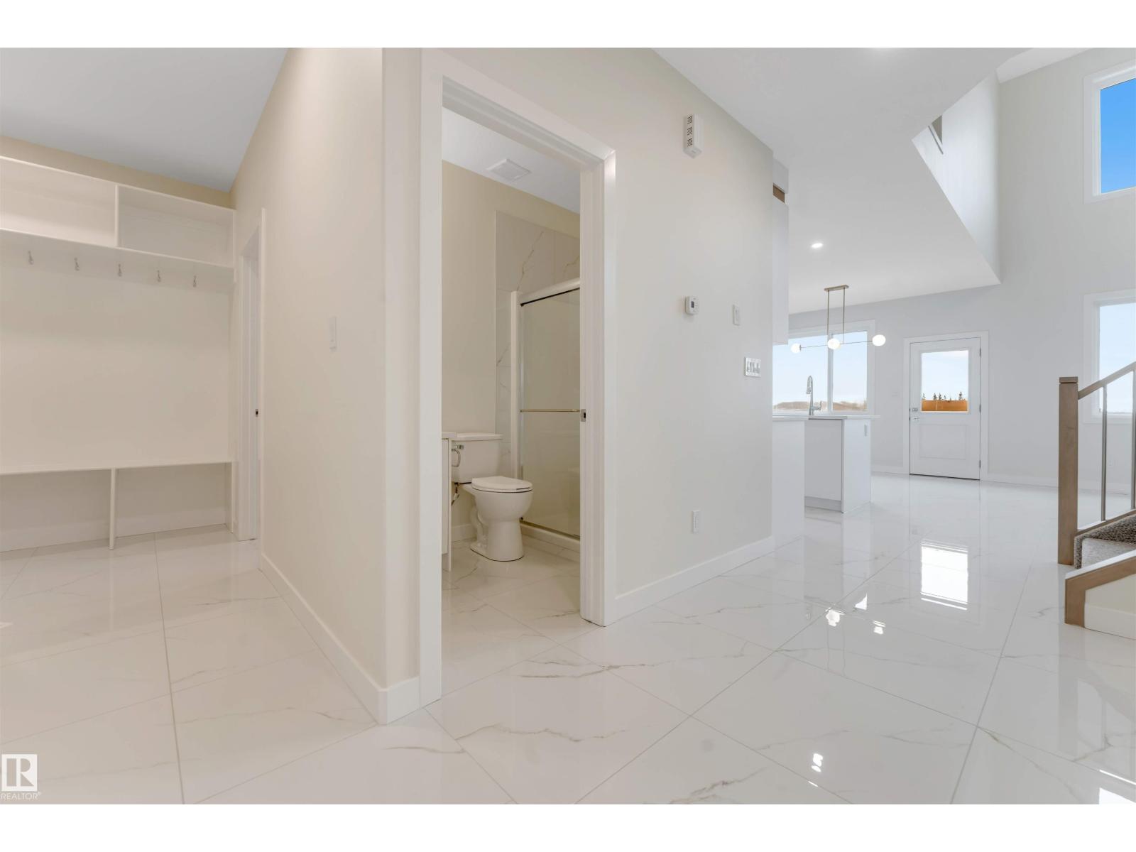 3803 38 Av Property Photo 14