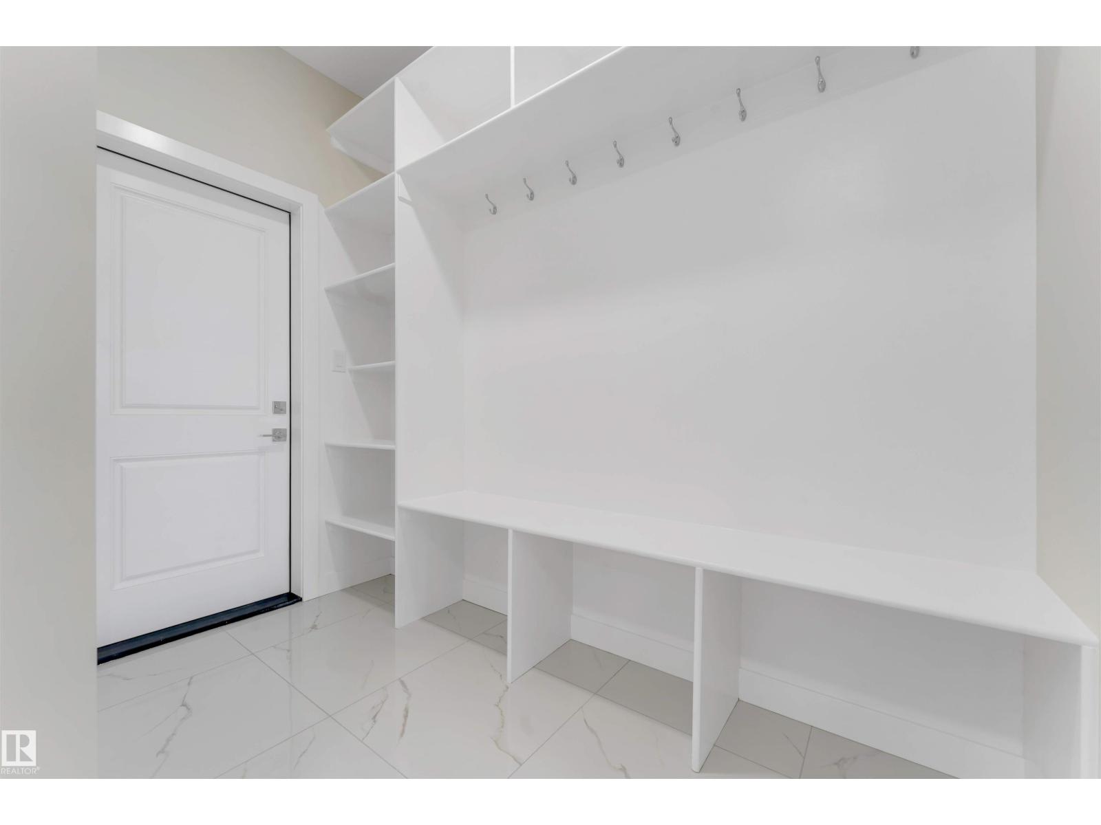 3803 38 Av Property Photo 16