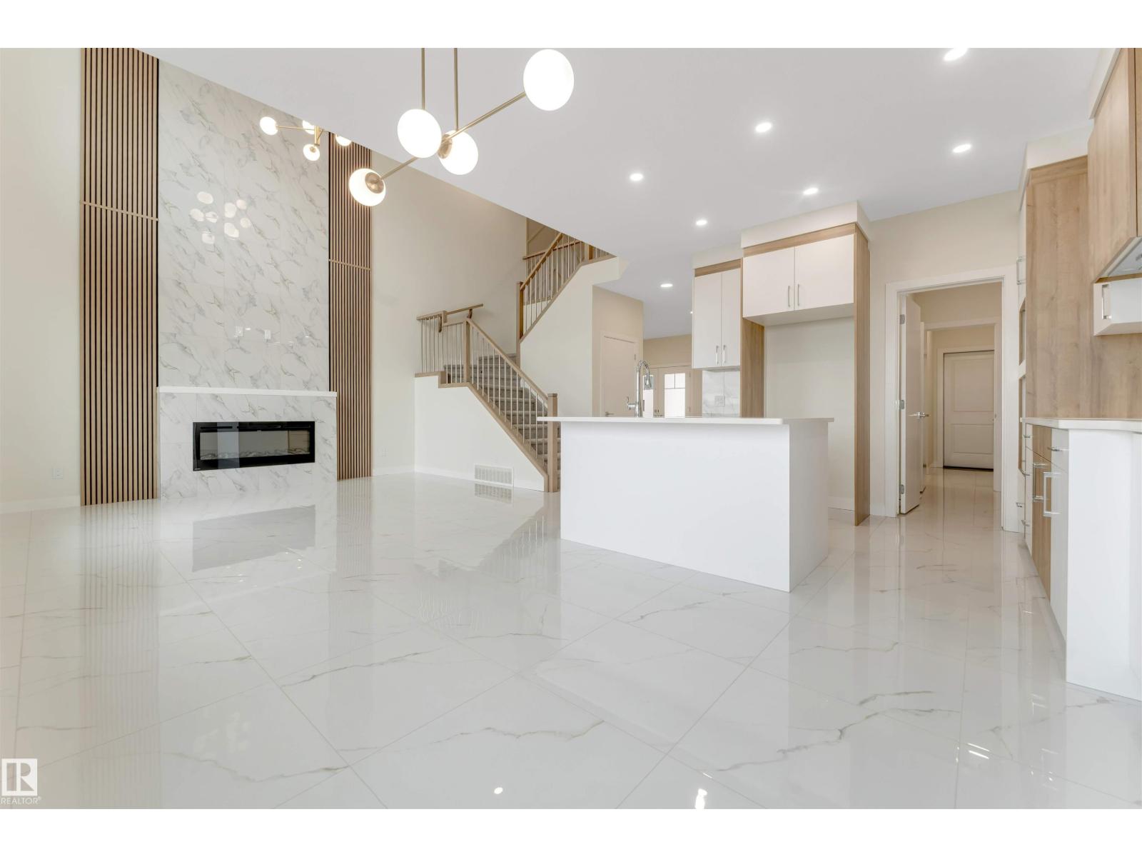 3803 38 Av Property Photo 18
