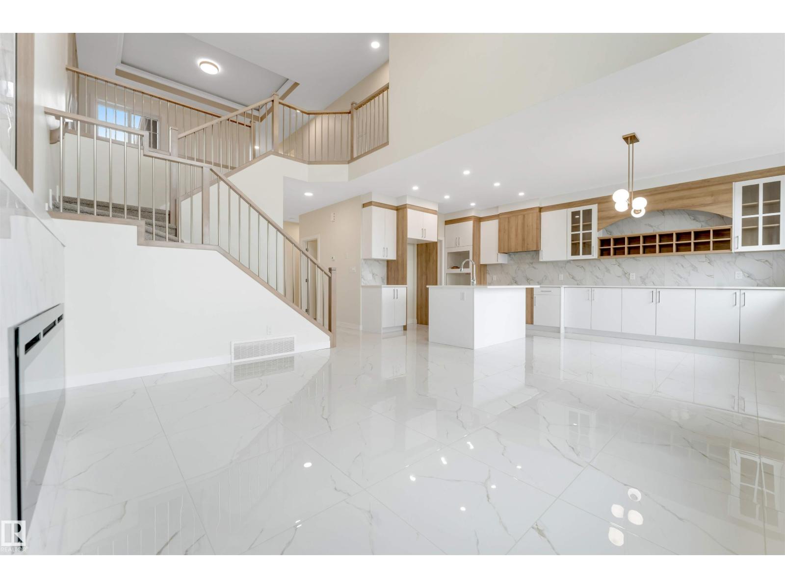 3803 38 Av Property Photo 20