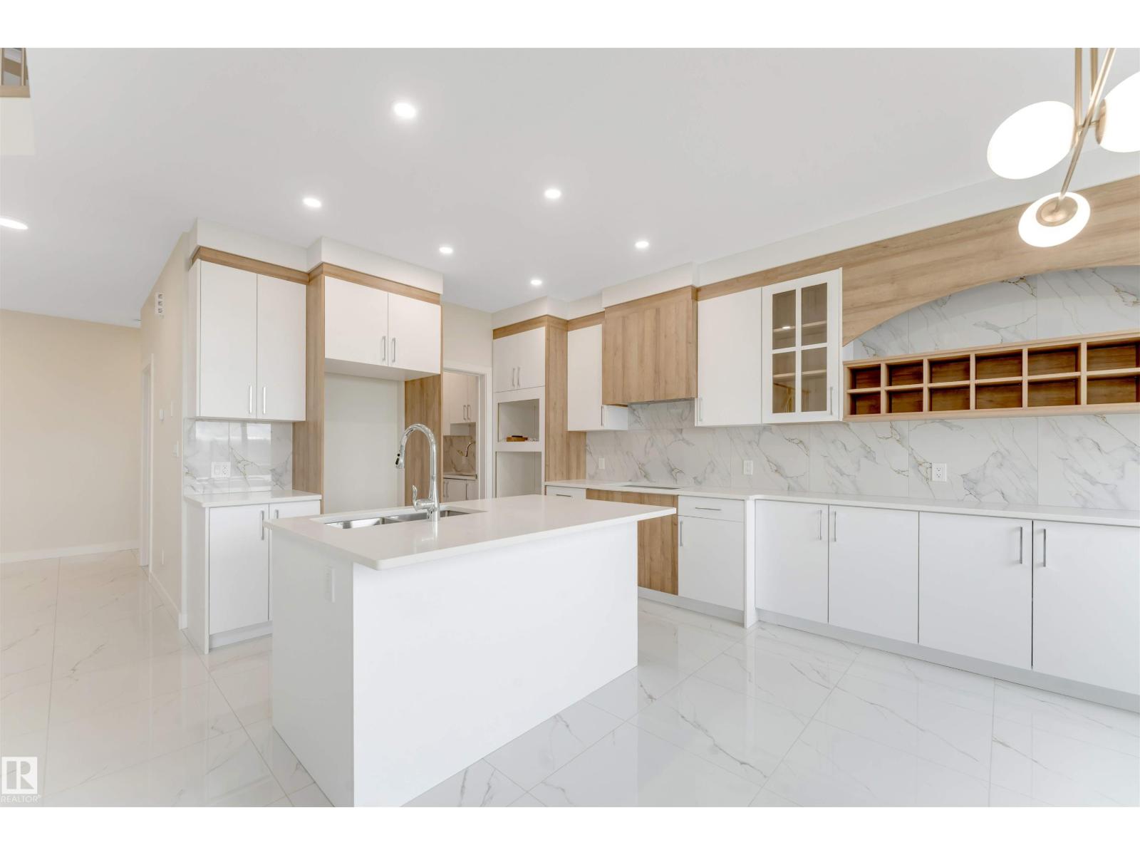 3803 38 Av Property Photo 24