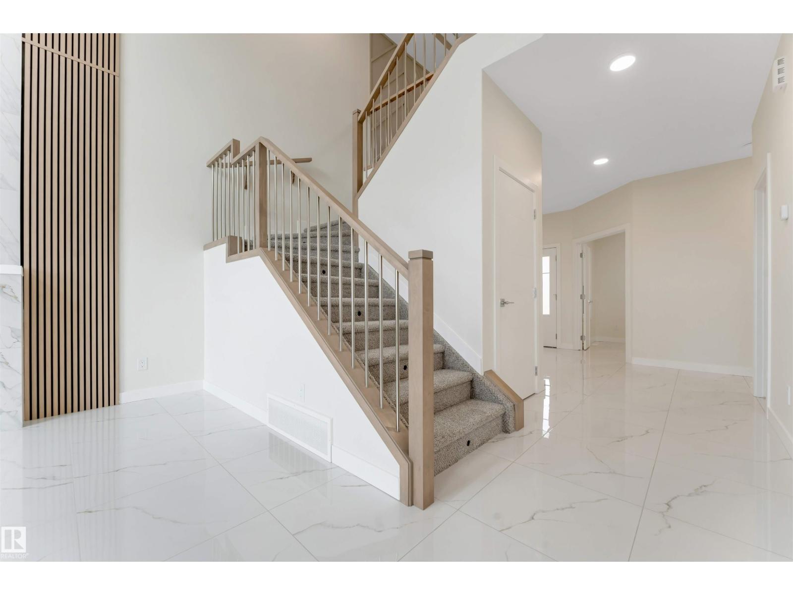 3803 38 Av Property Photo 27