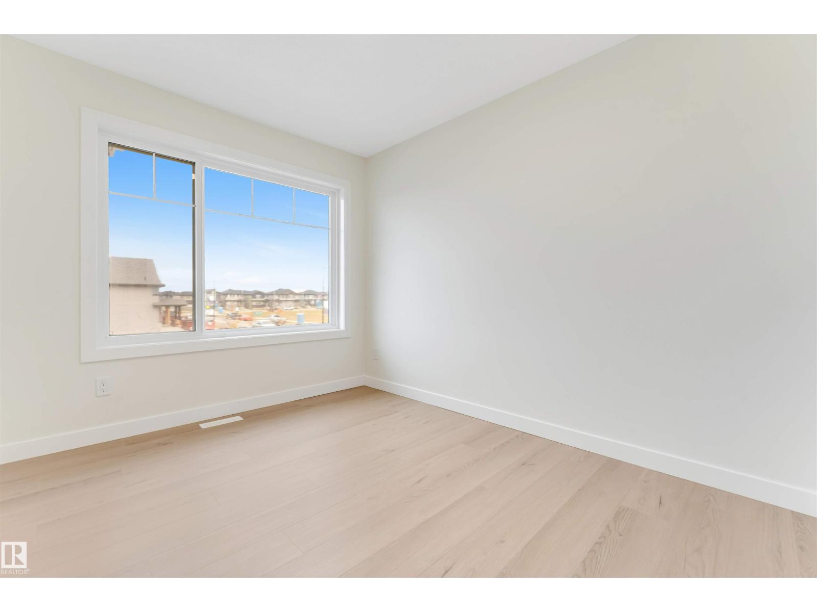 3803 38 Av Property Photo 38