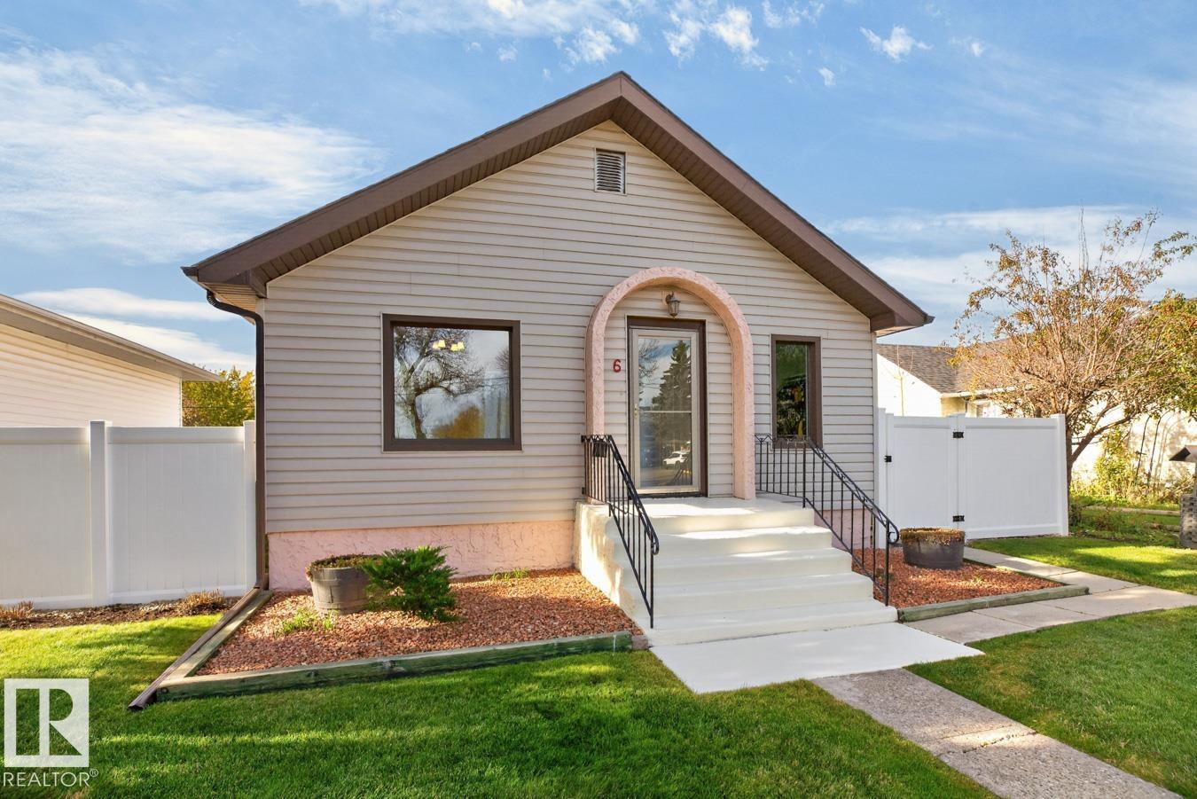 6 MONT CLARE PL Property Photo 1
