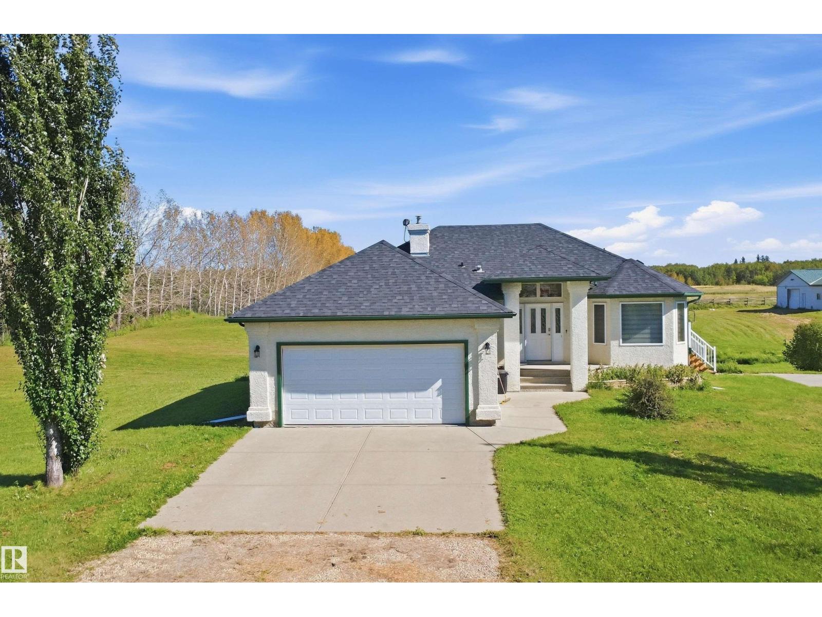 4615 17 St Sw Property Photo 1
