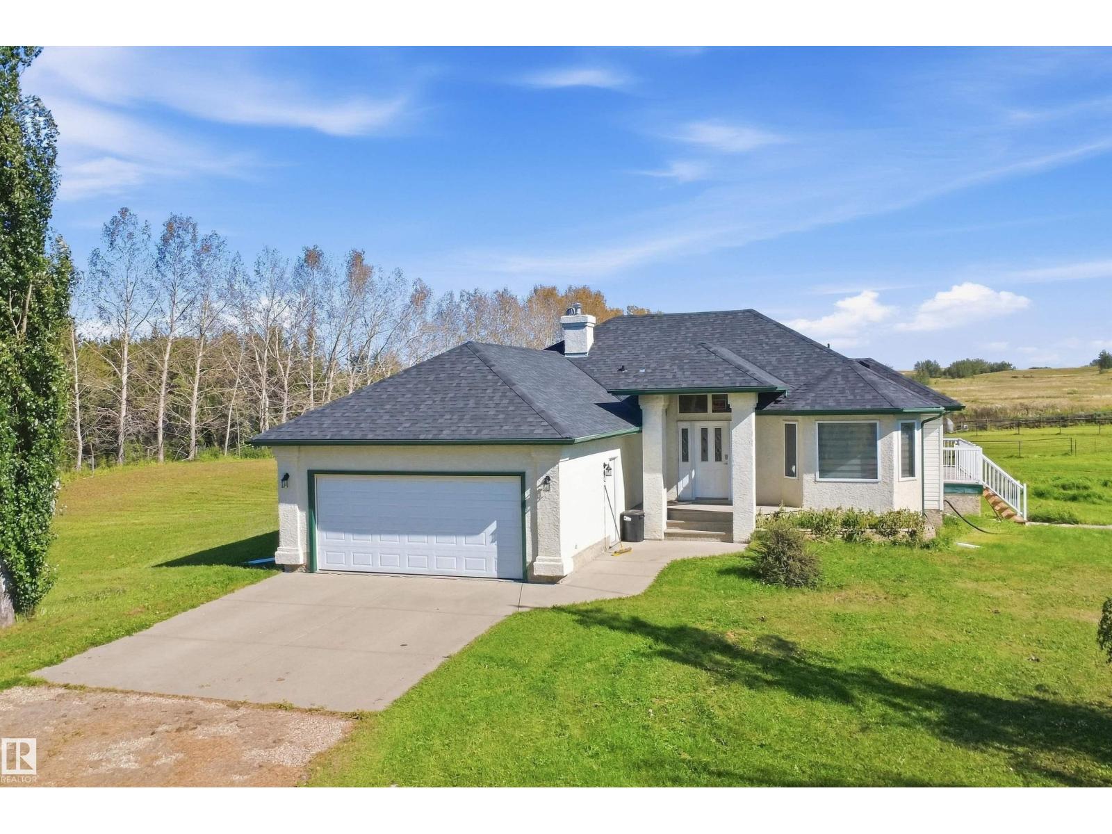 4615 17 St Sw Property Photo 2