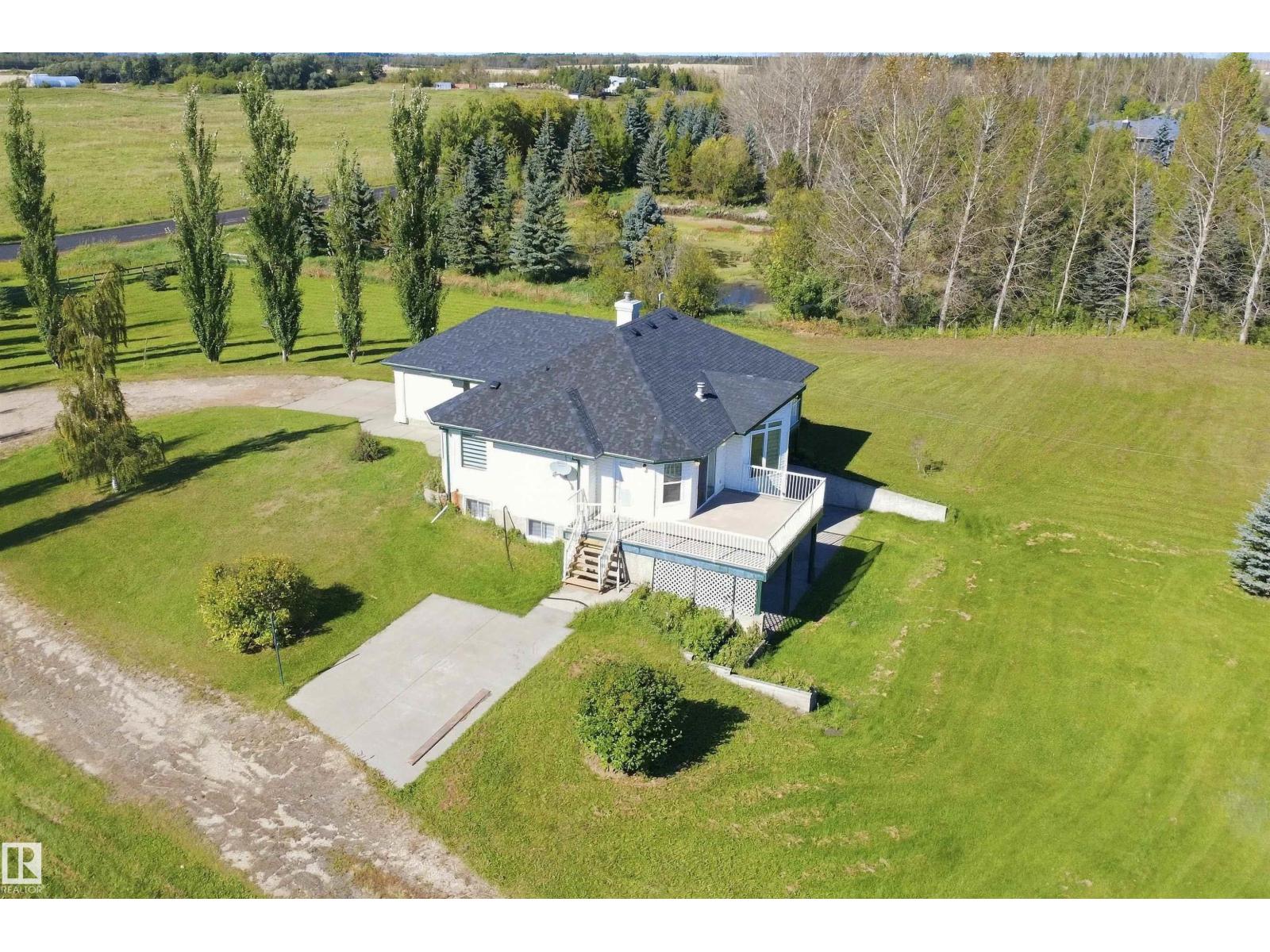 4615 17 St Sw Property Photo 3