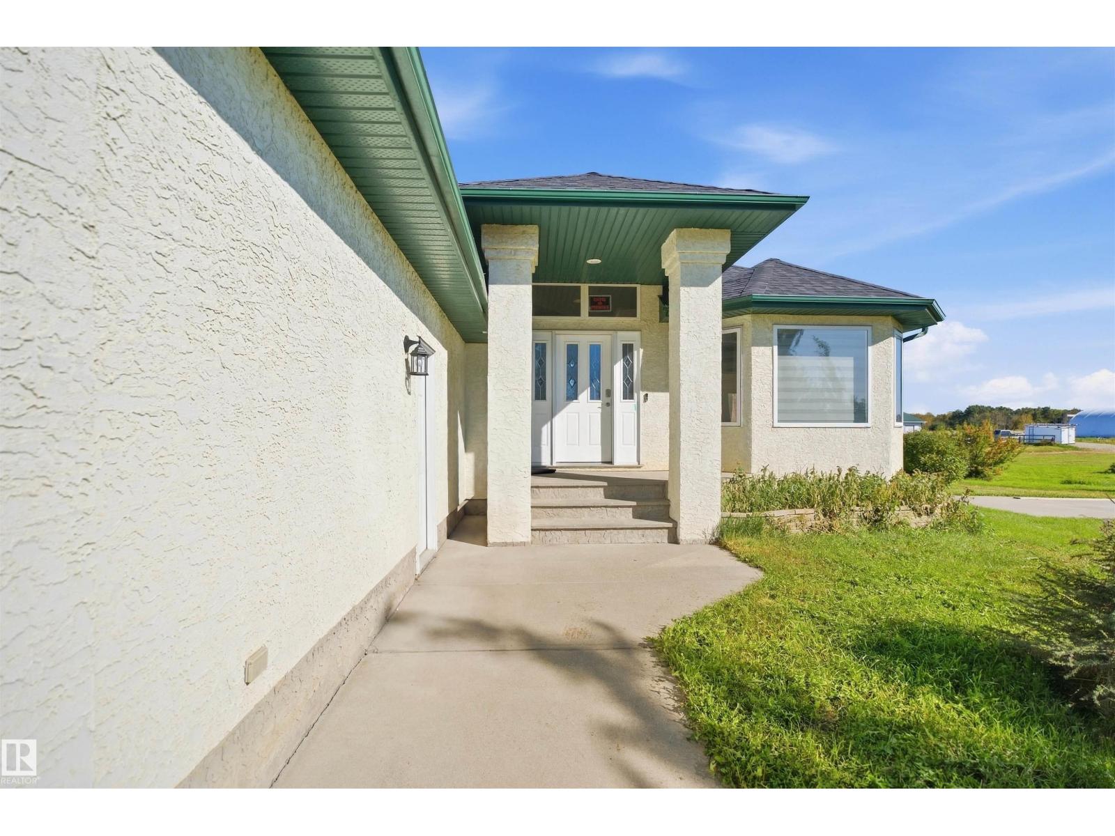 4615 17 St Sw Property Photo 4
