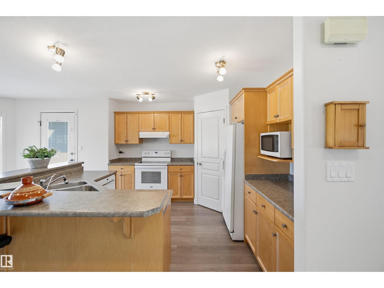 4615 17 St Sw Property Photo 12