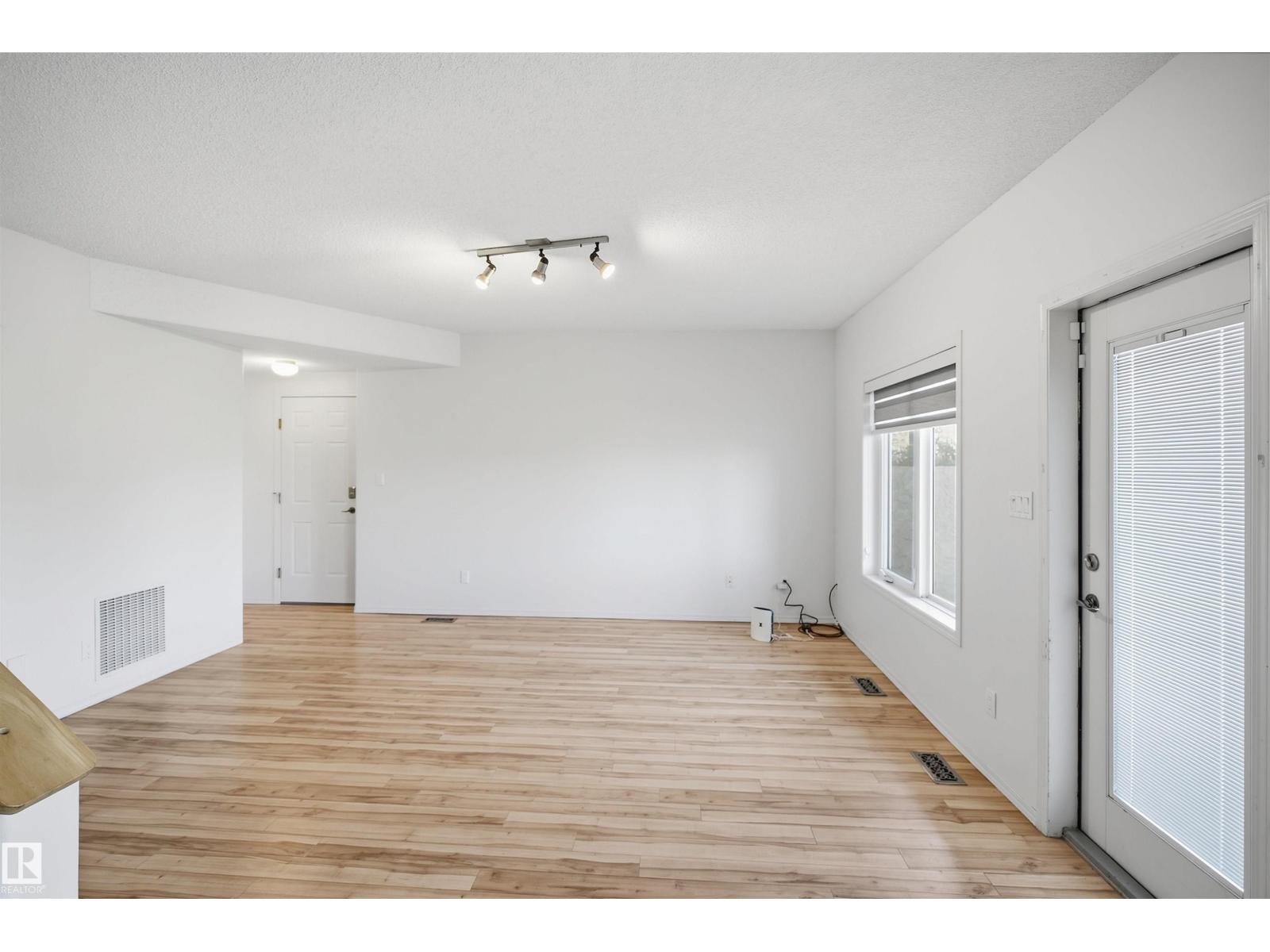 4615 17 St Sw Property Photo 30