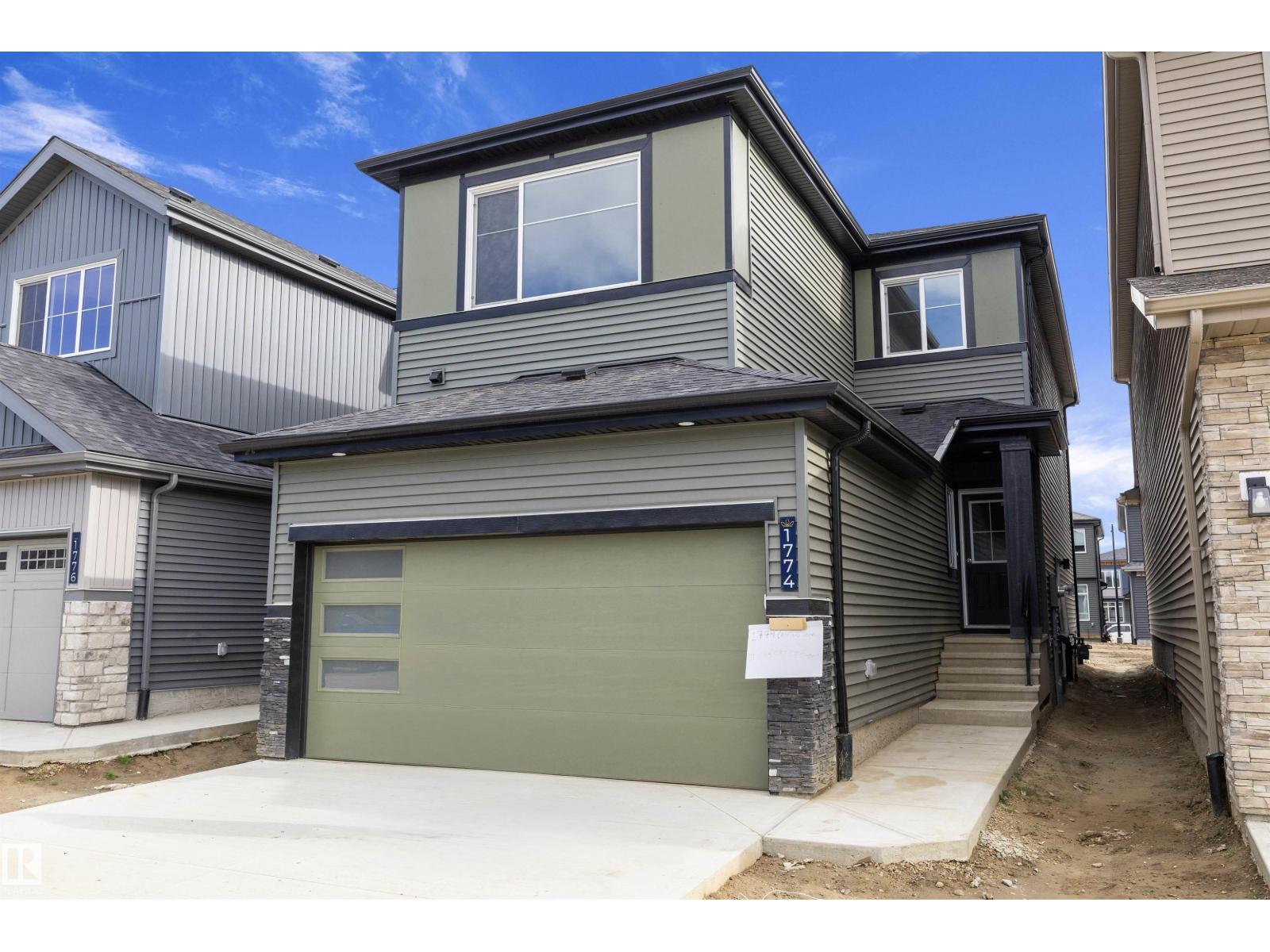1774 Crossbill LO NW Property Photo 1